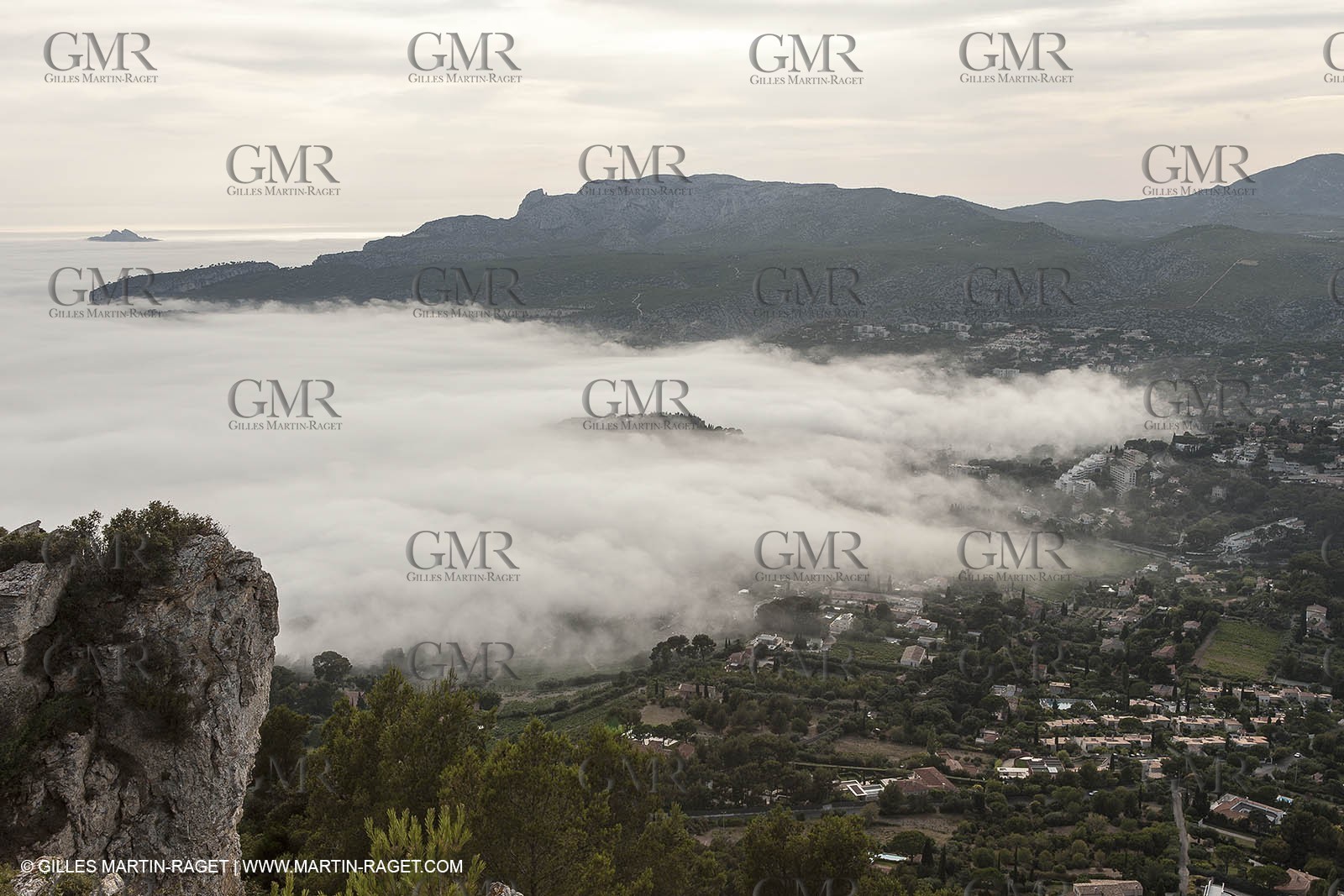 18 07 2012 - Cassis (FRA ) - The Calanques - Unusual foggy conditions