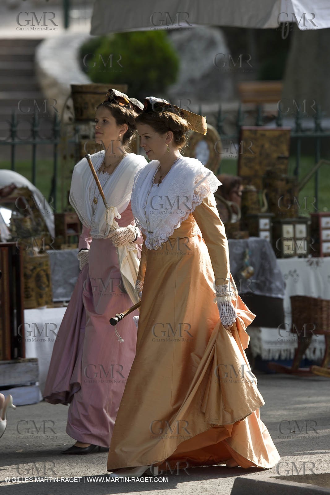 06 07 08 - Arles (FRA, 13) - Traditional costume of Arles fest