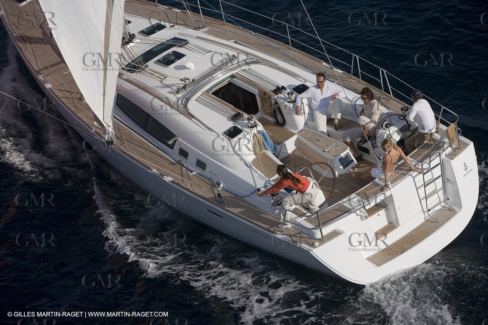 Crusing monohull sailing