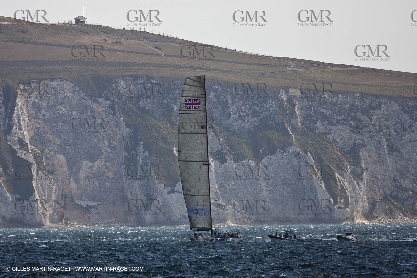05 08 2010 - Cowes (UK, IOW) - The 1851 Cup -  BMW ORACLE Racing -  - Round The Island Race - Back in the Solent.