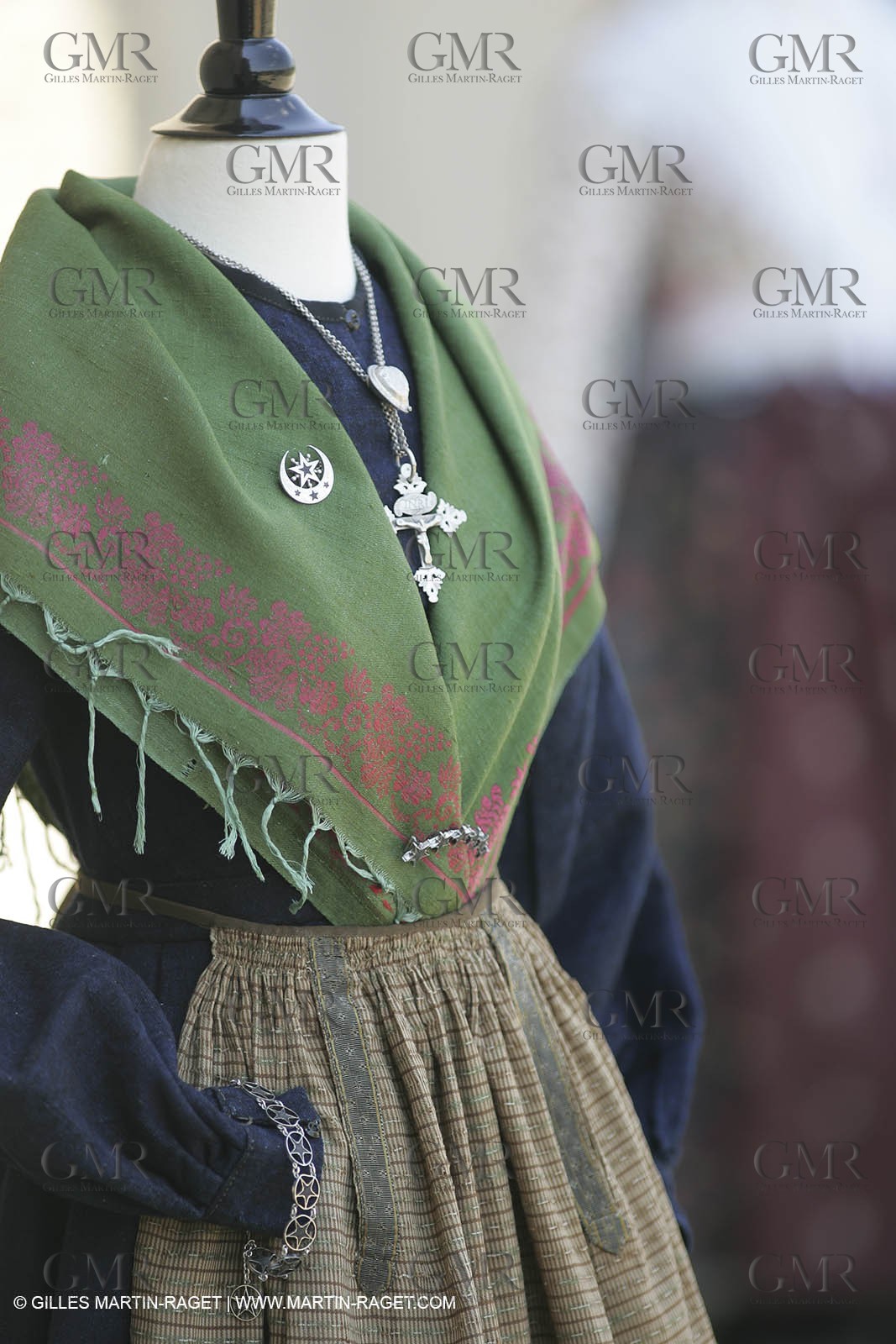 May 2004 - La Tour d'Aigues (FRA, 84) - Old costumes for women of the South exhibition