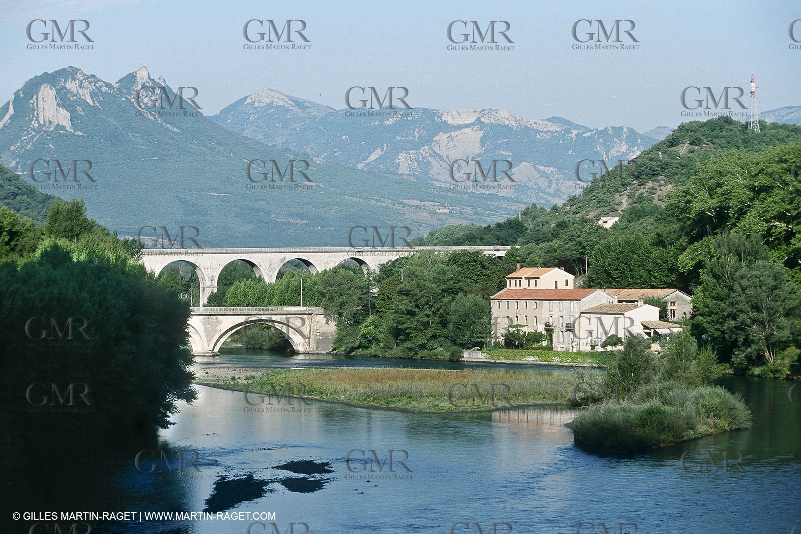Durance river valley, Sisteron (FRA,05)