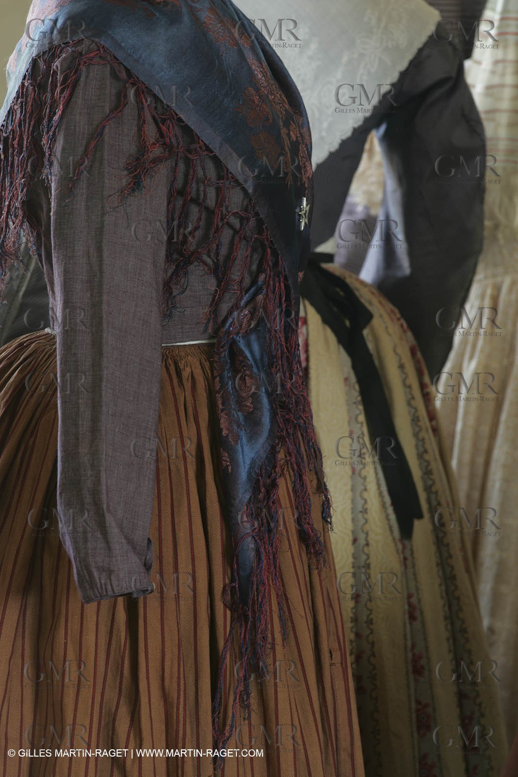 May 2004 - La Tour d'Aigues (FRA, 84) - Old costumes for women of the South exhibition