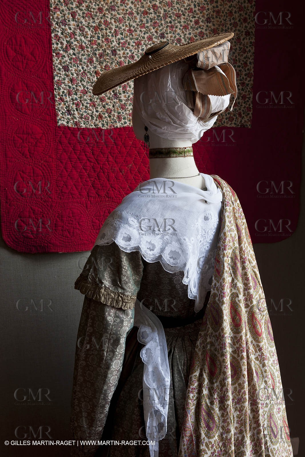 30 06 2011 - Toulon (FRA,83) - Villa Rosemaine - Indiennes sublimes exhibition