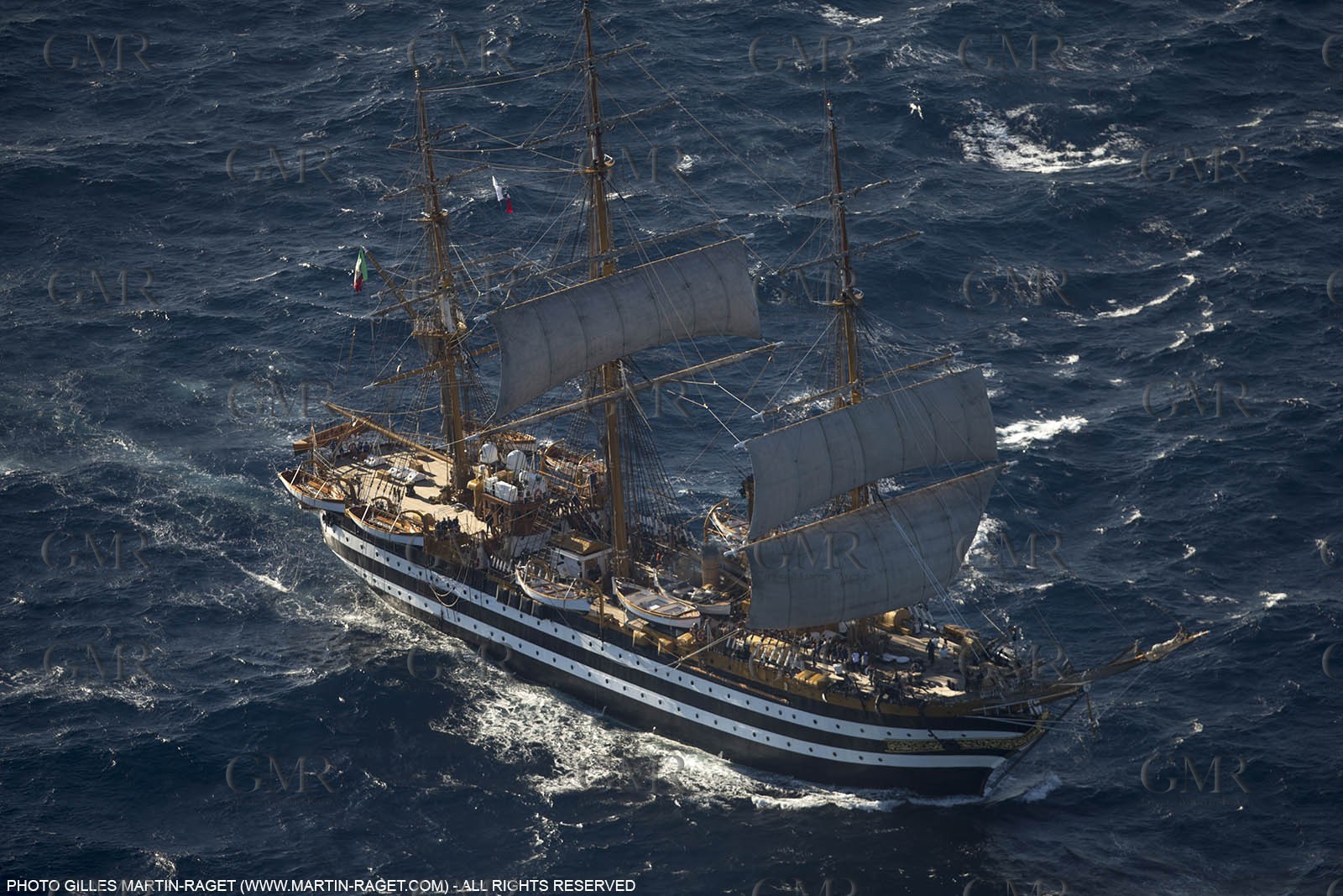 30 09 2013 - Toulon (FRA,83) - Toulon Voiles de Légende - Start towards La Spezia - Amerigo Vespucci