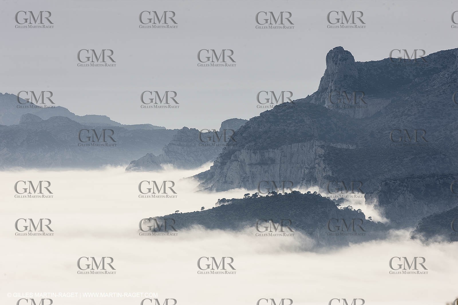 18 07 2012 -Marseille (FRA ) - The Calanques - Unusual foggy conditions