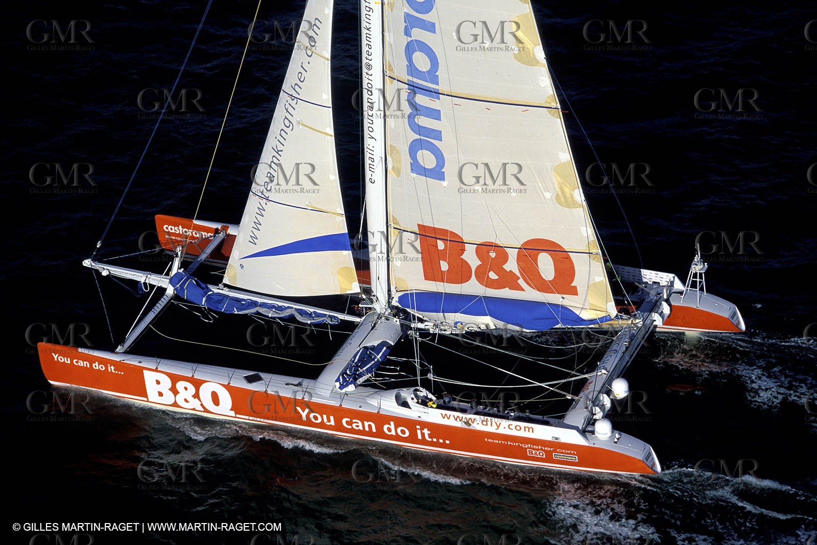 Kingfisher II - Jules Verne Trophy 2002 start - Brest