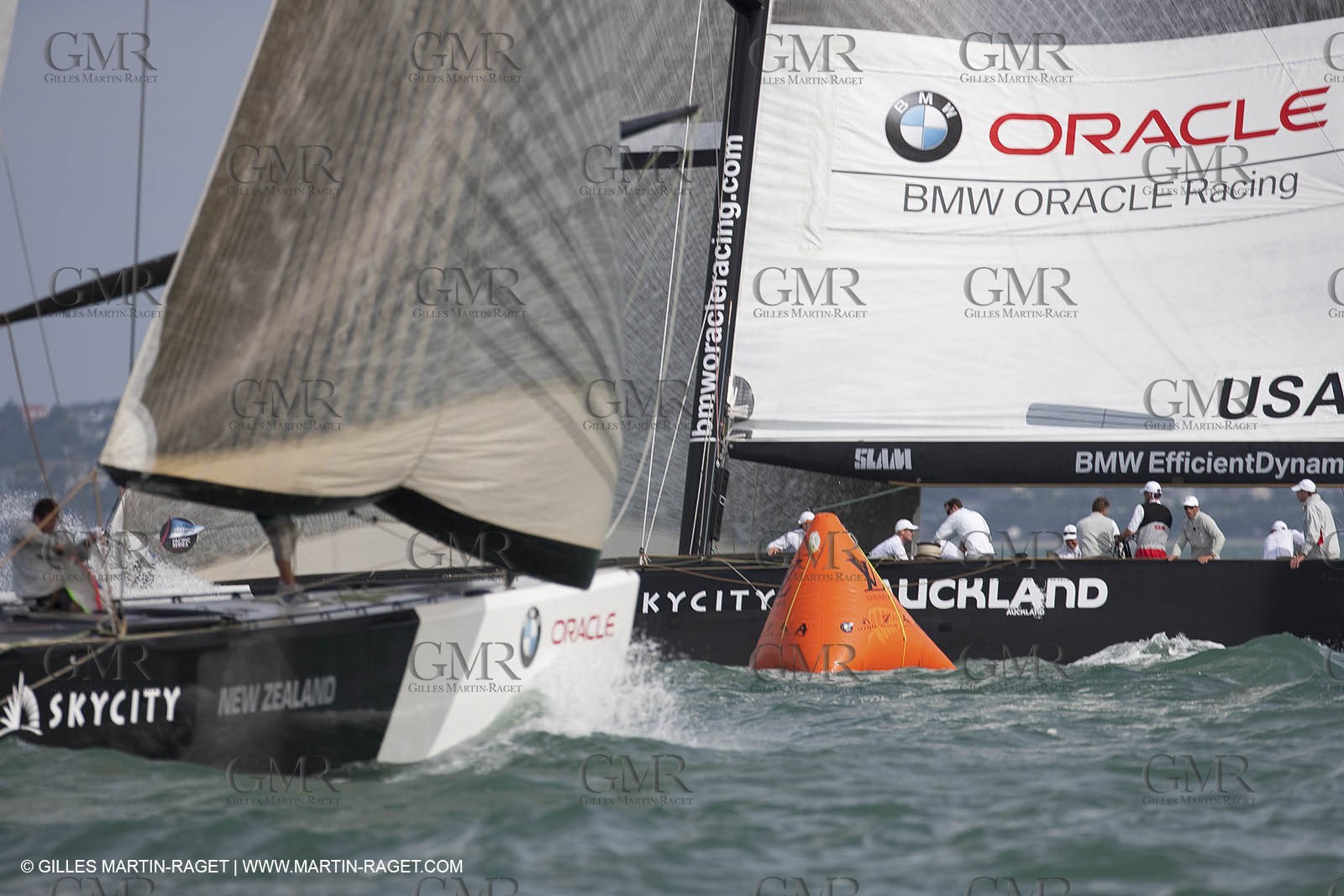 01 02 2009 - Auckland (NZL) -  Louis Vuitton Pacific Series -  Racing Day 4 - Round Robin 2 - BMW ORACLE RAcing Vs Pataugas by K-Challenge