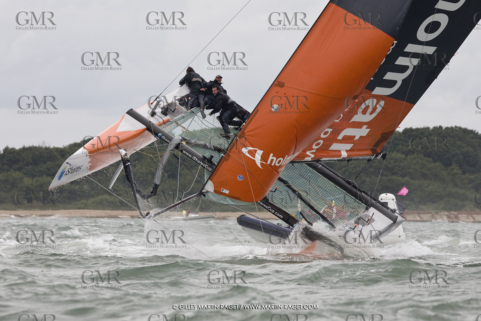 02 08 2008 - Cowes (UK, IOW) - BMW ORACLE Racing - IShare Cup Cowes - Racing Day 2