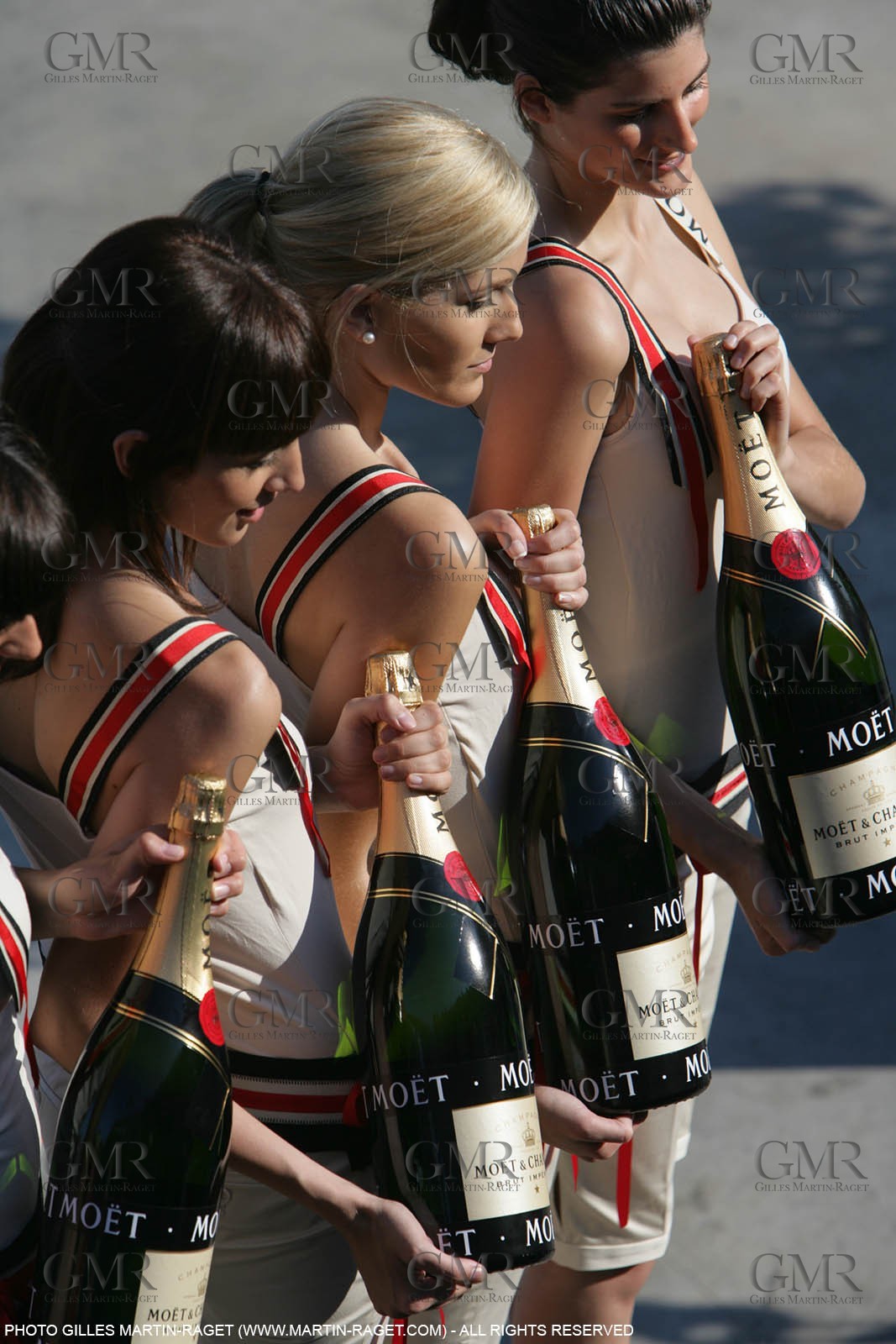 06 06 2007-Valencia (Spain)- 32nd America's Cup - Louis Vuitton Cup Final - Day 5 - Emirates Team New Zealand receive the Louis Vuitton Cup