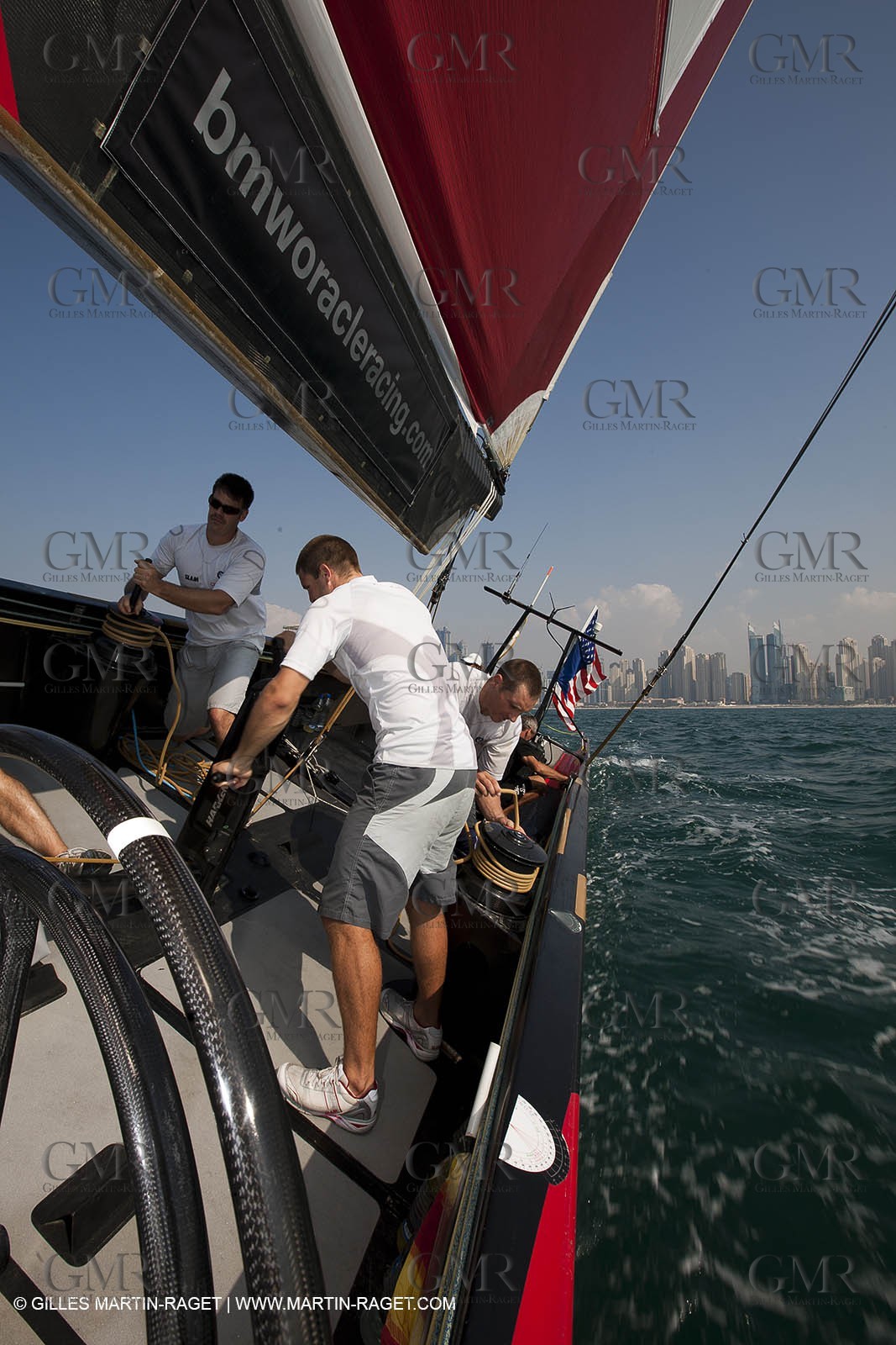 14 11 2010 - Dubai (UAE) - Dubai Louis Vuitton Trophy -  BMW ORACLE Racing - Training - Onboard Vs All 4 one