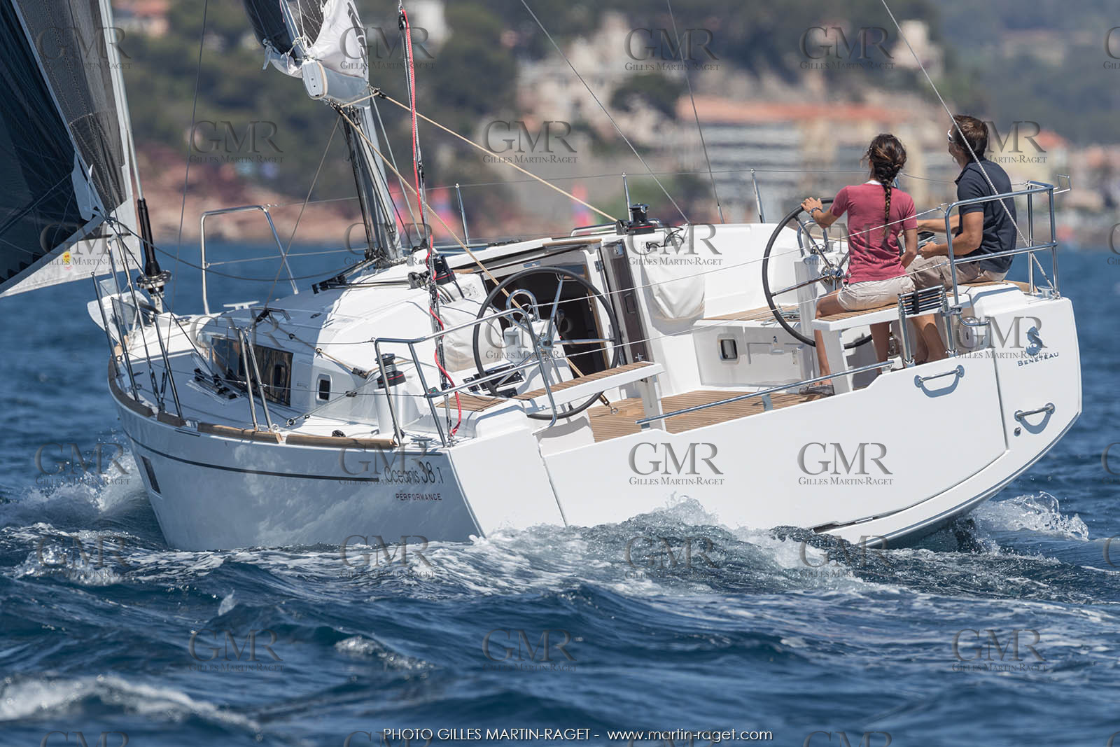 04 07 3017; Les EMbiez (FRA; 83) - Chantier Beneteau; Oceanis 38.1