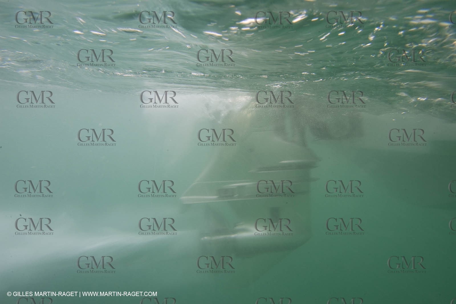 Bateaux à moteur, entretien technique