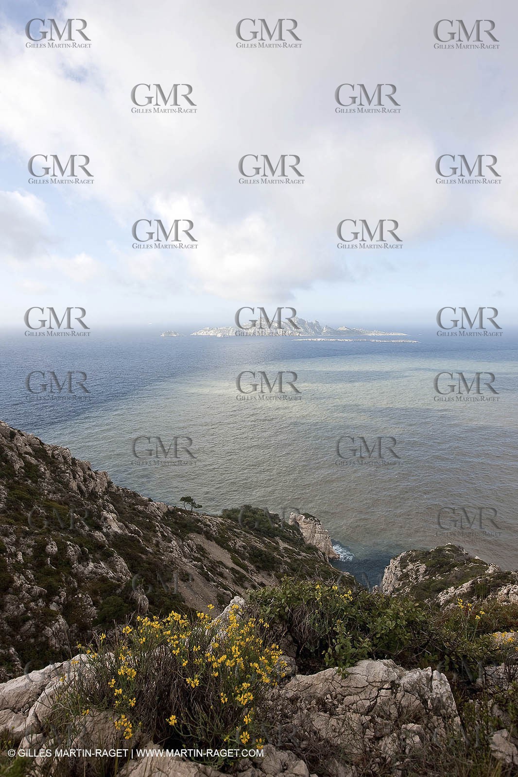 16 04 2009 - Marseille (FRA, 13) - Les Calanques - Cortiou rejections after after stormy weather over Marseilles