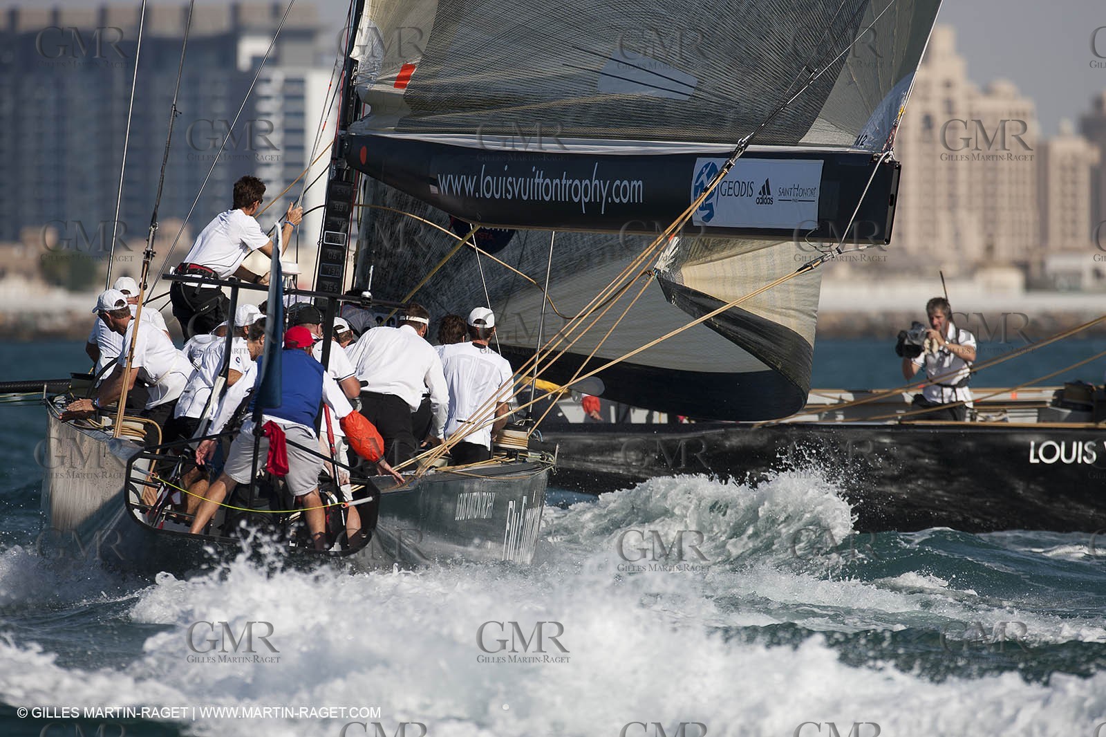 19 11 2010 - Dubai (UAE) - Dubai Louis Vuitton Trophy - Round 2 -  BMW ORACLE Racing Vs Synergy