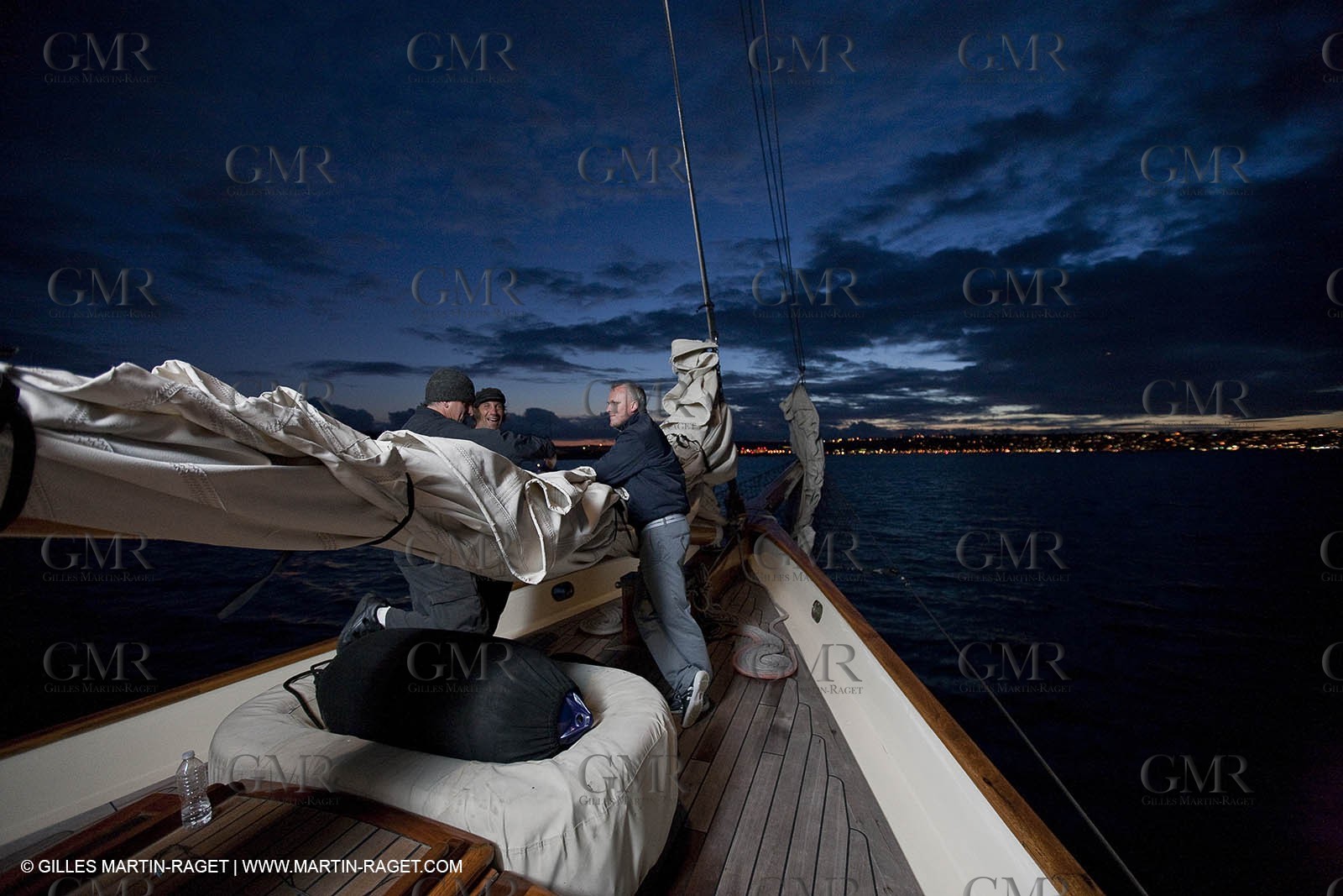 21 02 2010 - Valencia (ESP) - 33rd America's Cup - BMW ORACLE Racing - USA Victory Tour - Day 3 - Cup in San Diego