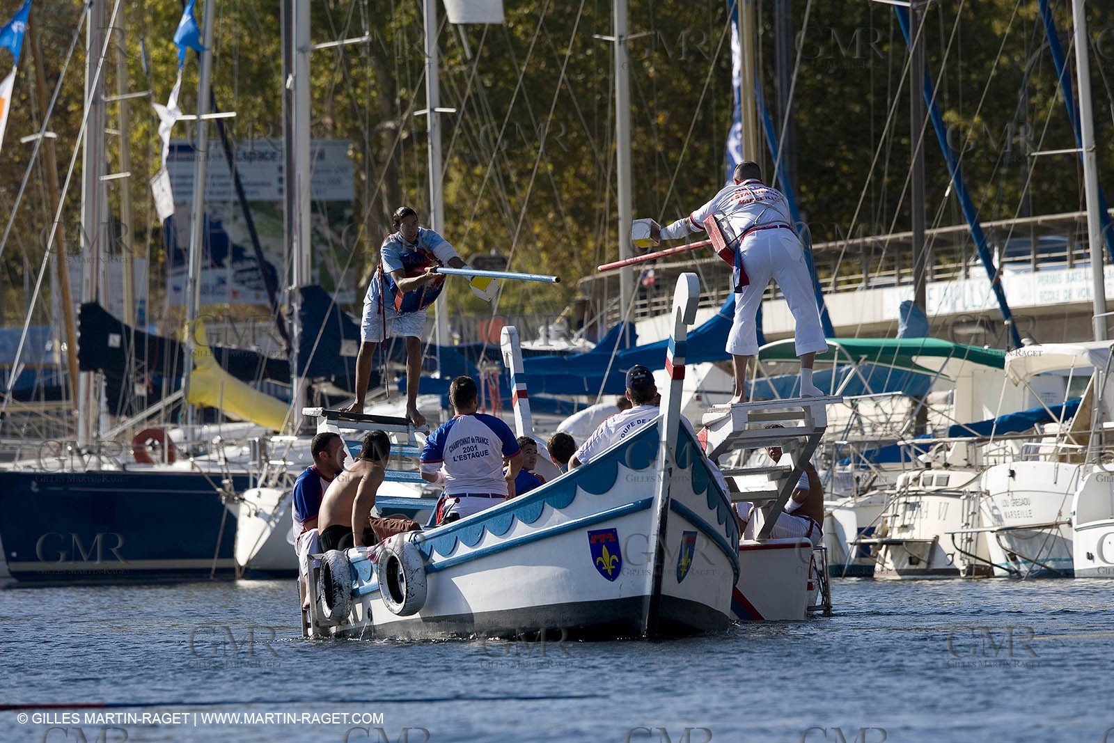 1 09 2007 - Marseille (FRA, 13) - Latin rigs in l'Estaque (Marseille north bay village)