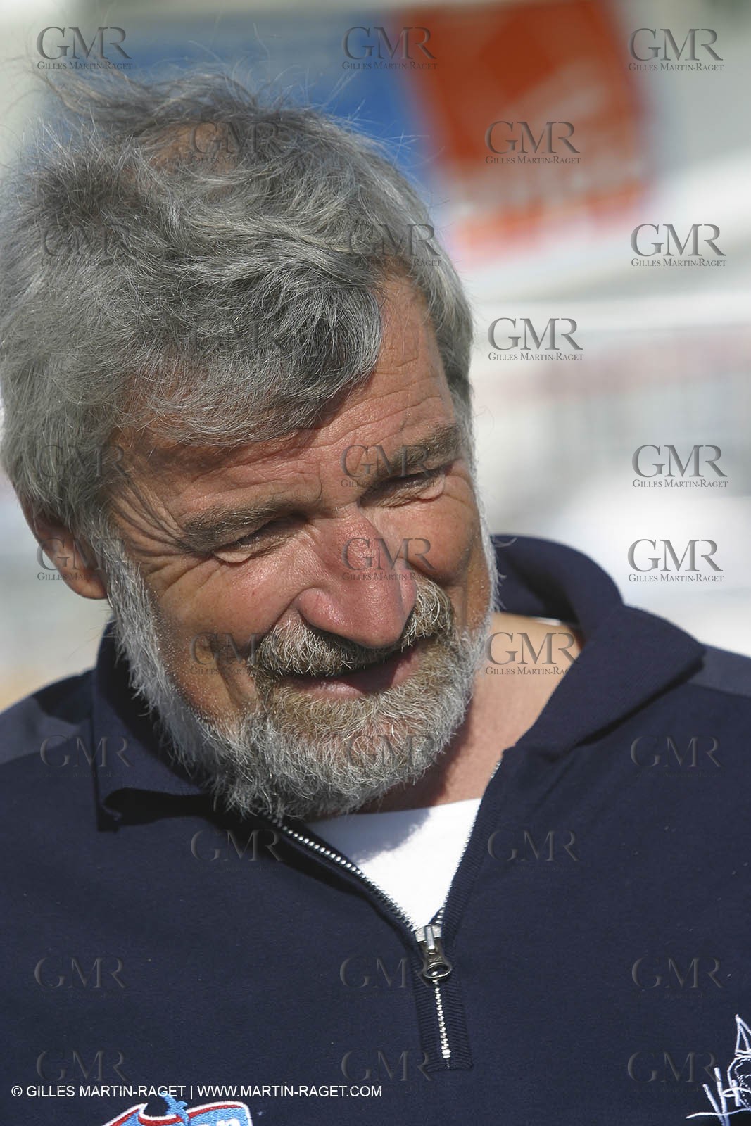 Round the world record wrong way - Adrien - Jean-Luc Van de Heede - Les Sables d'Olonne Start