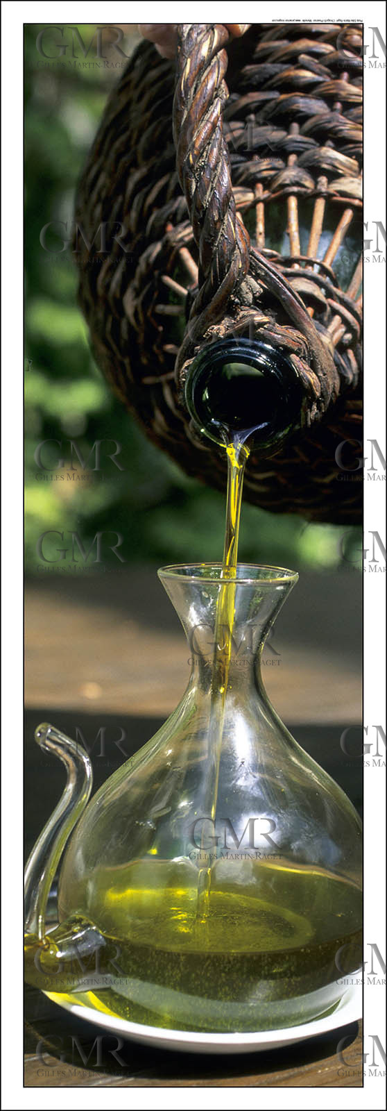 Produit : Tirage photo réalisé par nos soins sur imprimante jet d'encre professionnelle Epson à partir de 8 encres ultrachrome inaltérables (label Digigraphie).Formats au choix :. 20 x 60 cm. 33 x 95 cm- 52 x 150 cmChoix des papiers :. Papier standard brillant 250 gr., filet noir, marge blanche, tirage non signé. Papier haut de gamme satiné 290 gr. filet noir, marge blanche, tirage vérifié et signé par l'auteur.. Autres supports (canvas, acrylique, dibond) sur demandeConditionnement : tube cylindrique renforcé.Options pour l'expédition : . colissimo + dépôt boîte aux lettres (France uniquement). Colissimo avec signature à réception. Transporteur express (2 jours ouvrés) avec signature à réceptionCliquez sur caddie pour sélectionner votre formule et démarrer la procédure de commande en ligne