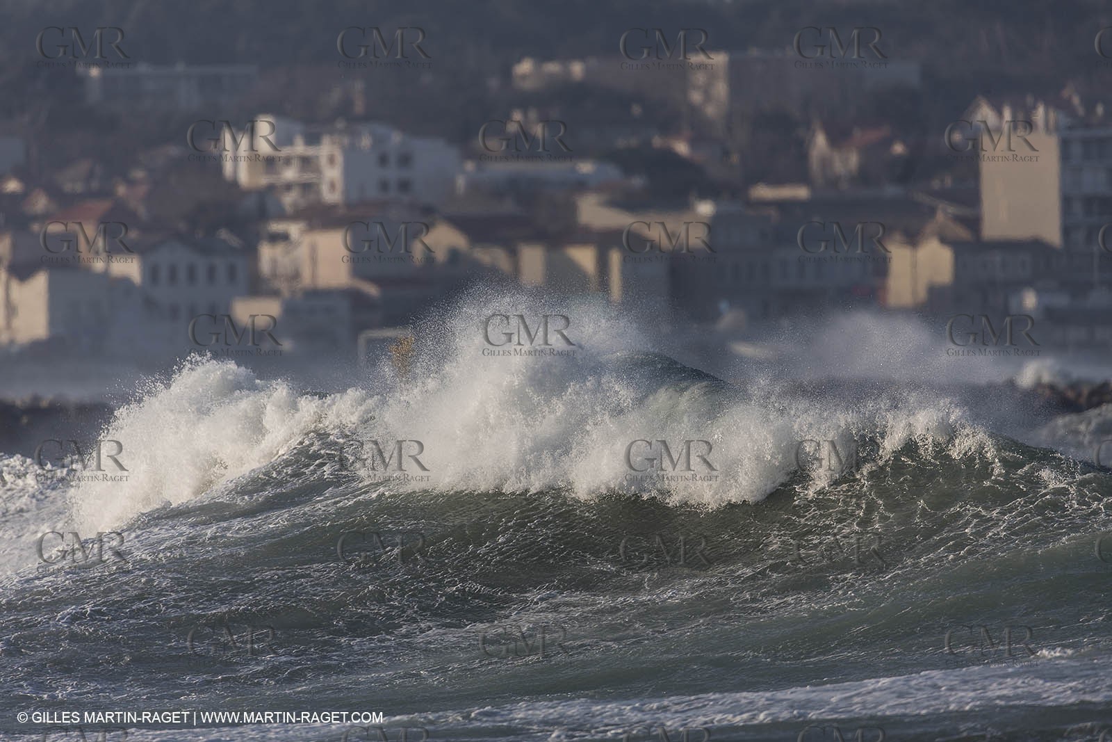 14 03 13 - Marseille (FRA) - Tempête de Mistral