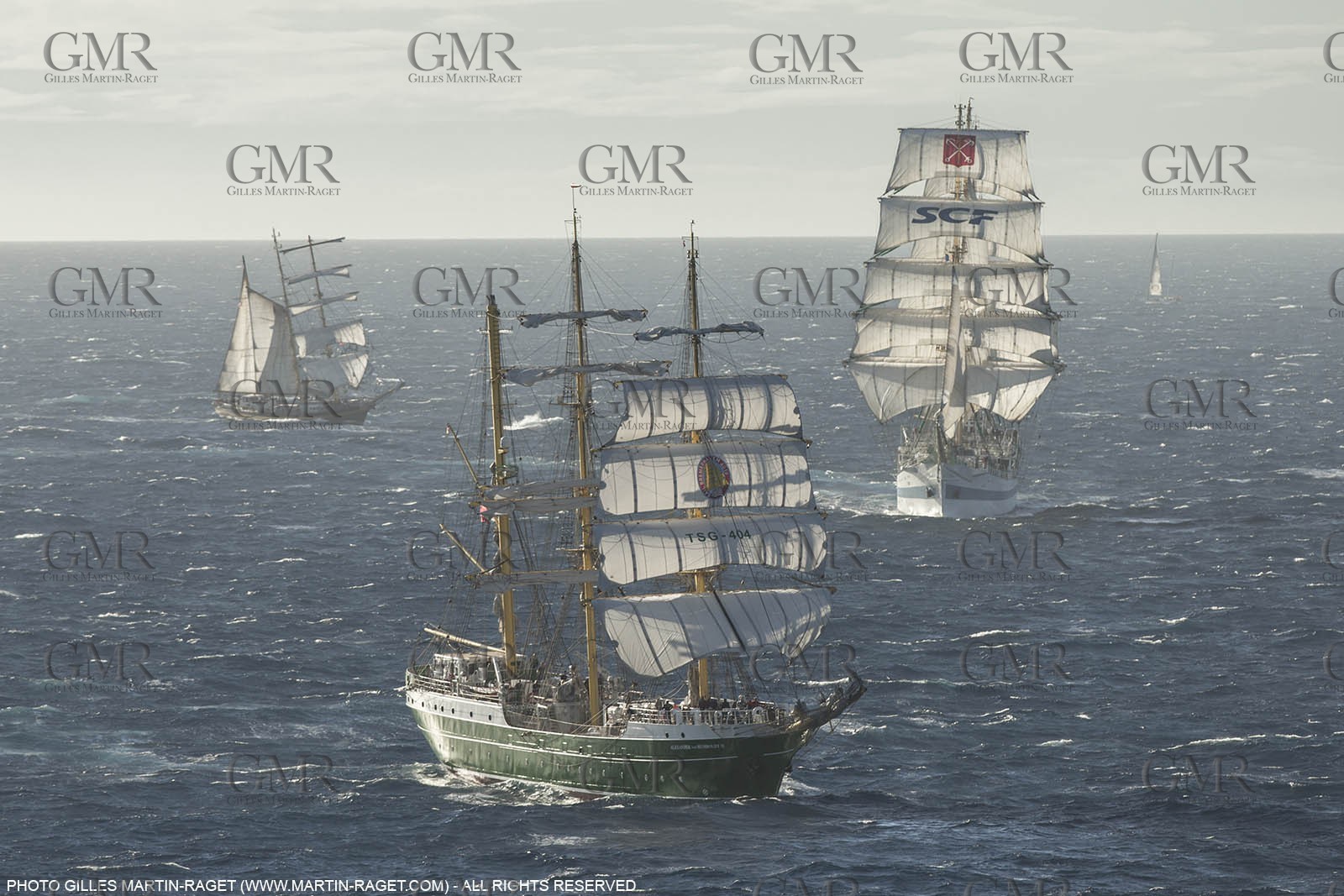 30 09 2013 - Toulon (FRA,83) - Toulon Voiles de Légende - Start towards La Spezia