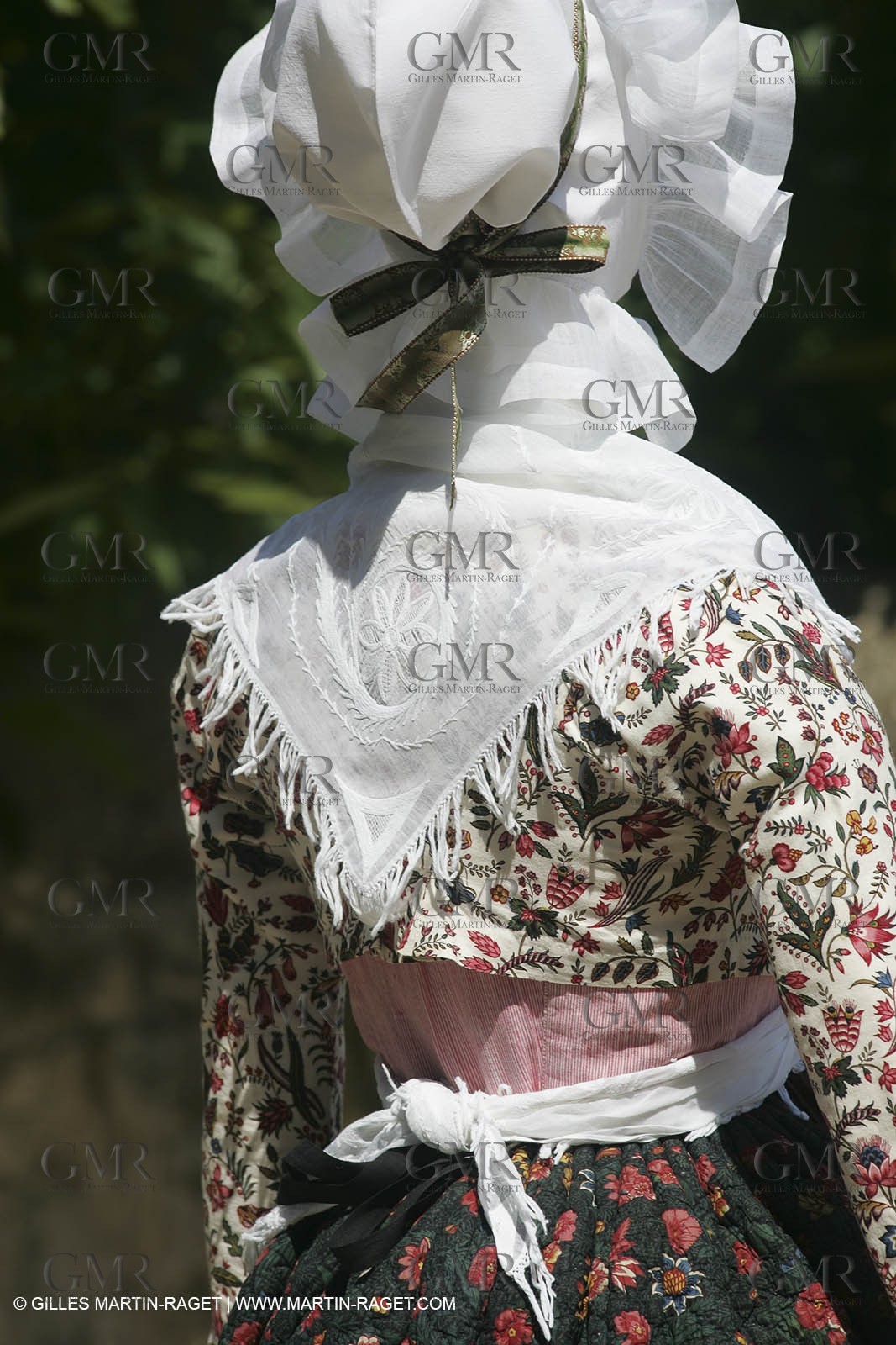 May 2004 - La Tour d'Aigues (FRA, 84) - Old costumes for women of the South exhibition