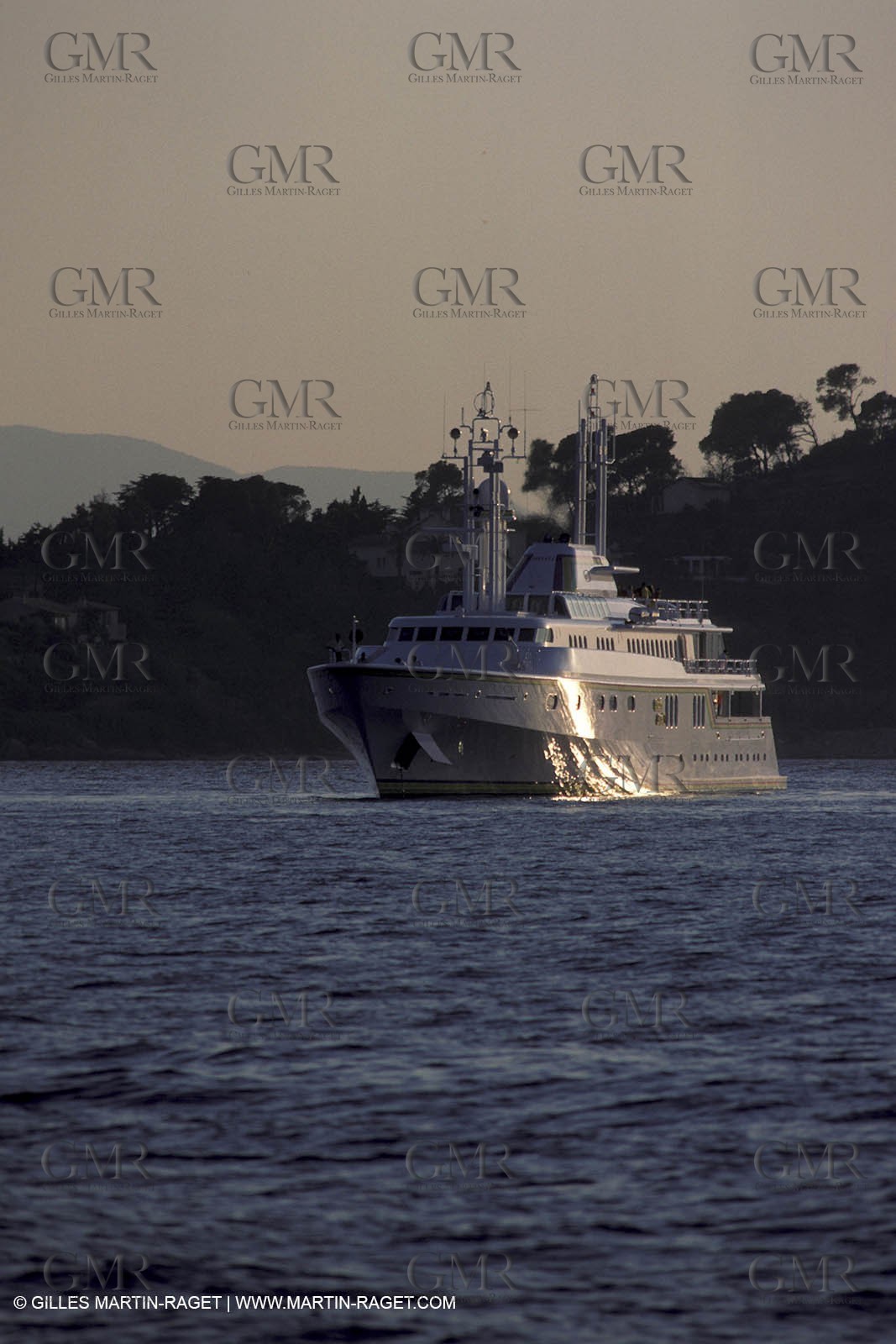 Motoryachts - SUPER YACHTS