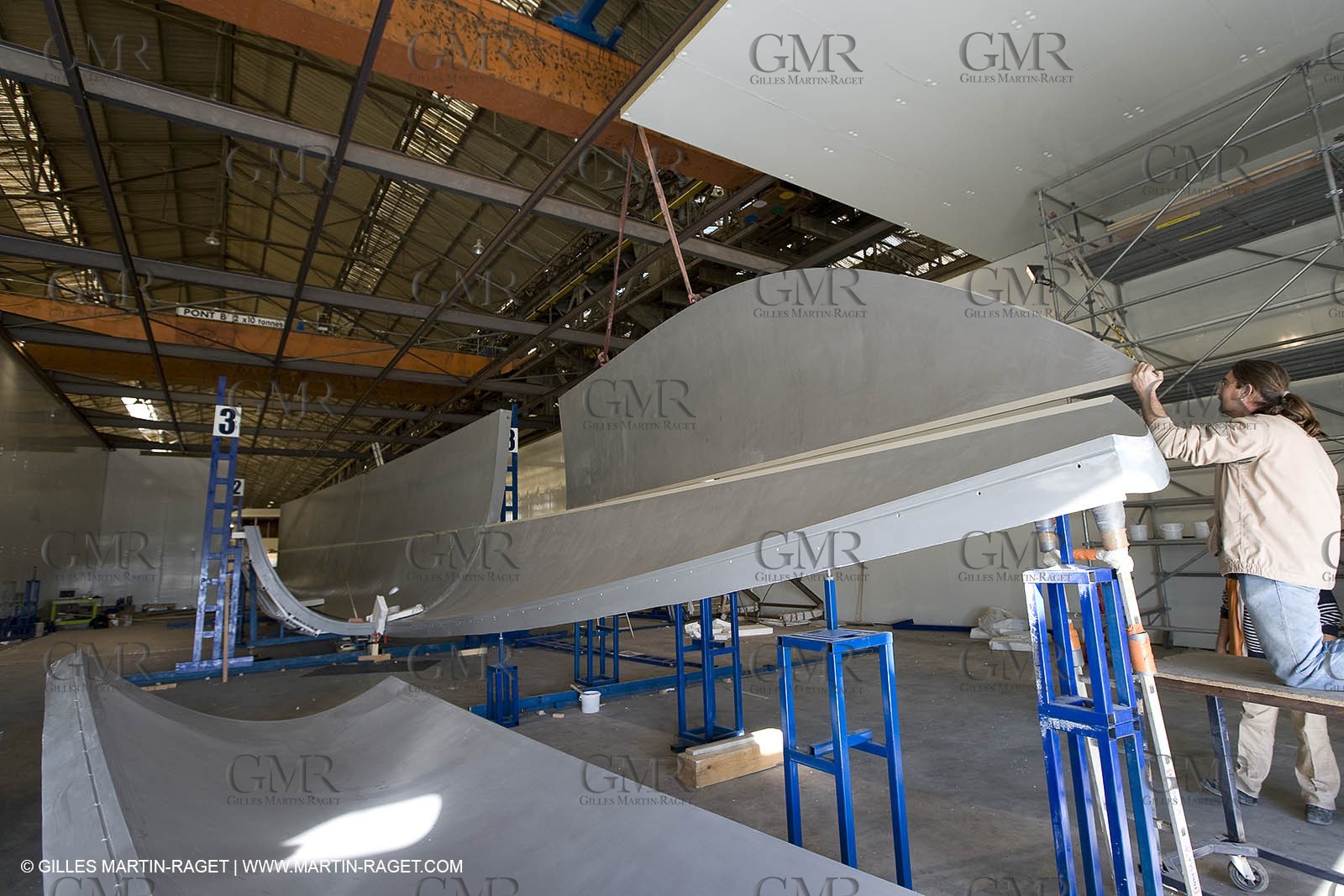 22 01 2008 - La Ciotat (FRA, 13) - Construction of cruising catamaran Nahema at H2X boatyard - Mould construction