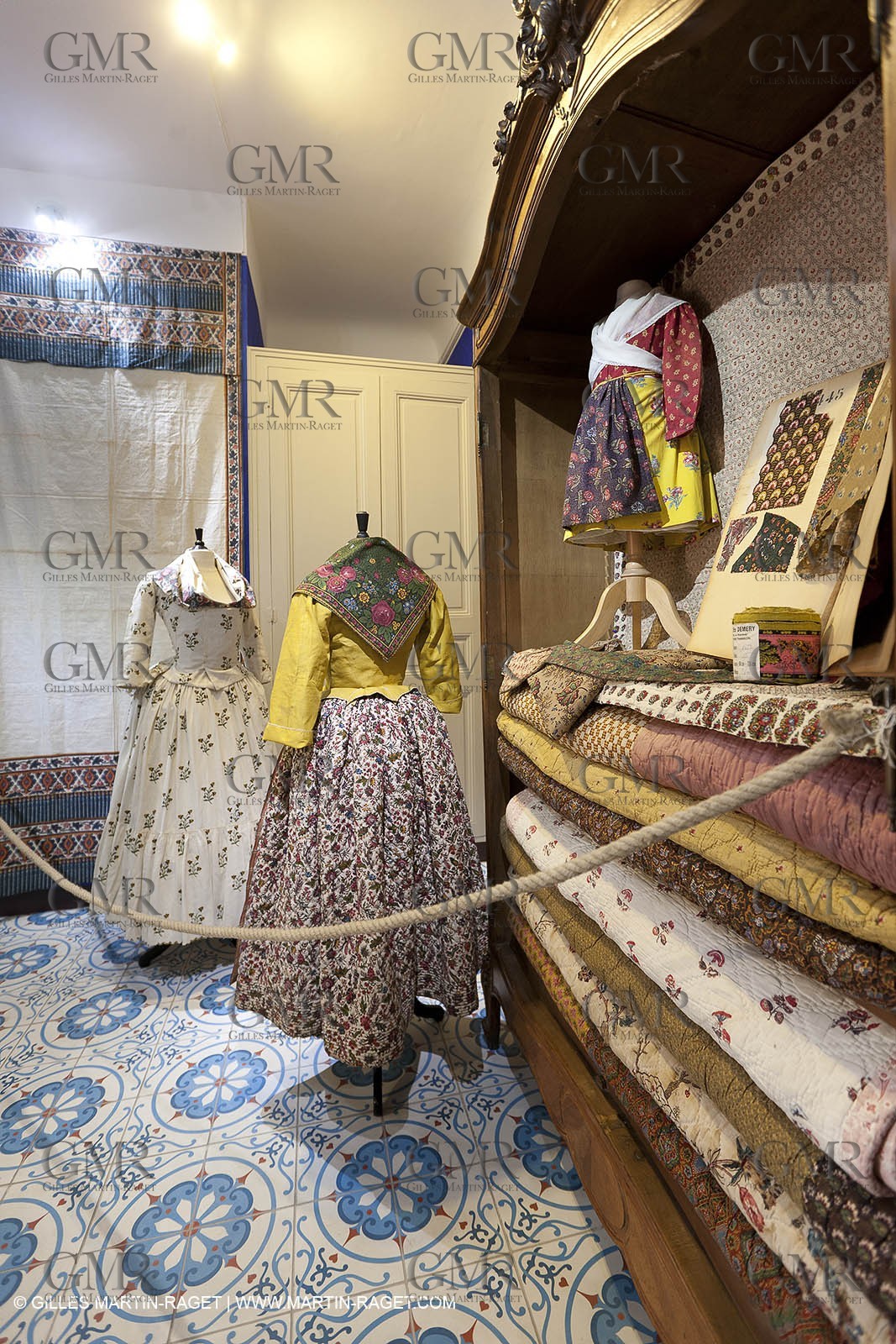 30 06 2011 - Toulon (FRA,83) - Villa Rosemaine - Indiennes sublimes exhibition