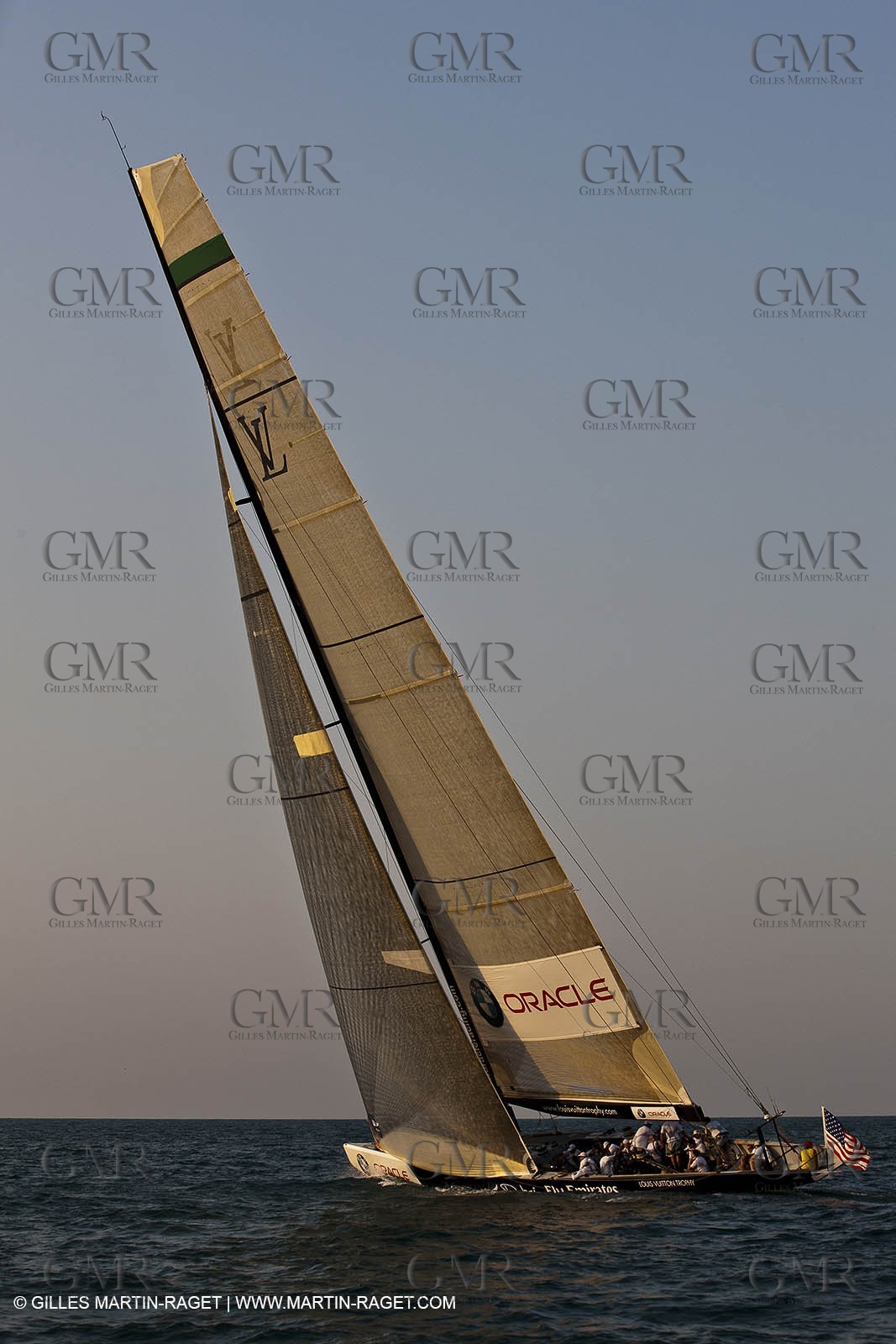 21 11 2010 - Dubai (UAE) - Dubai Louis Vuitton Trophy -  Round 2 - BMW ORACLE Racing