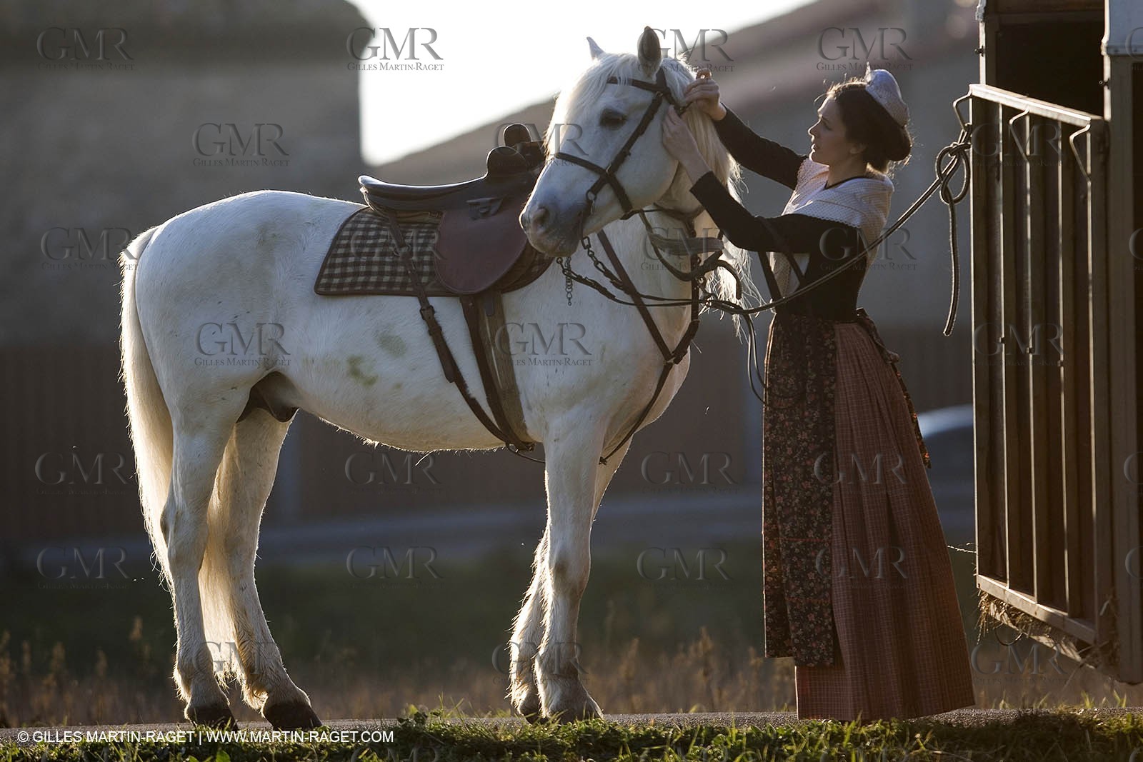 23 02 2007 - Arles, Nathalie Chay, Queen of Arles - Amazone horse riding