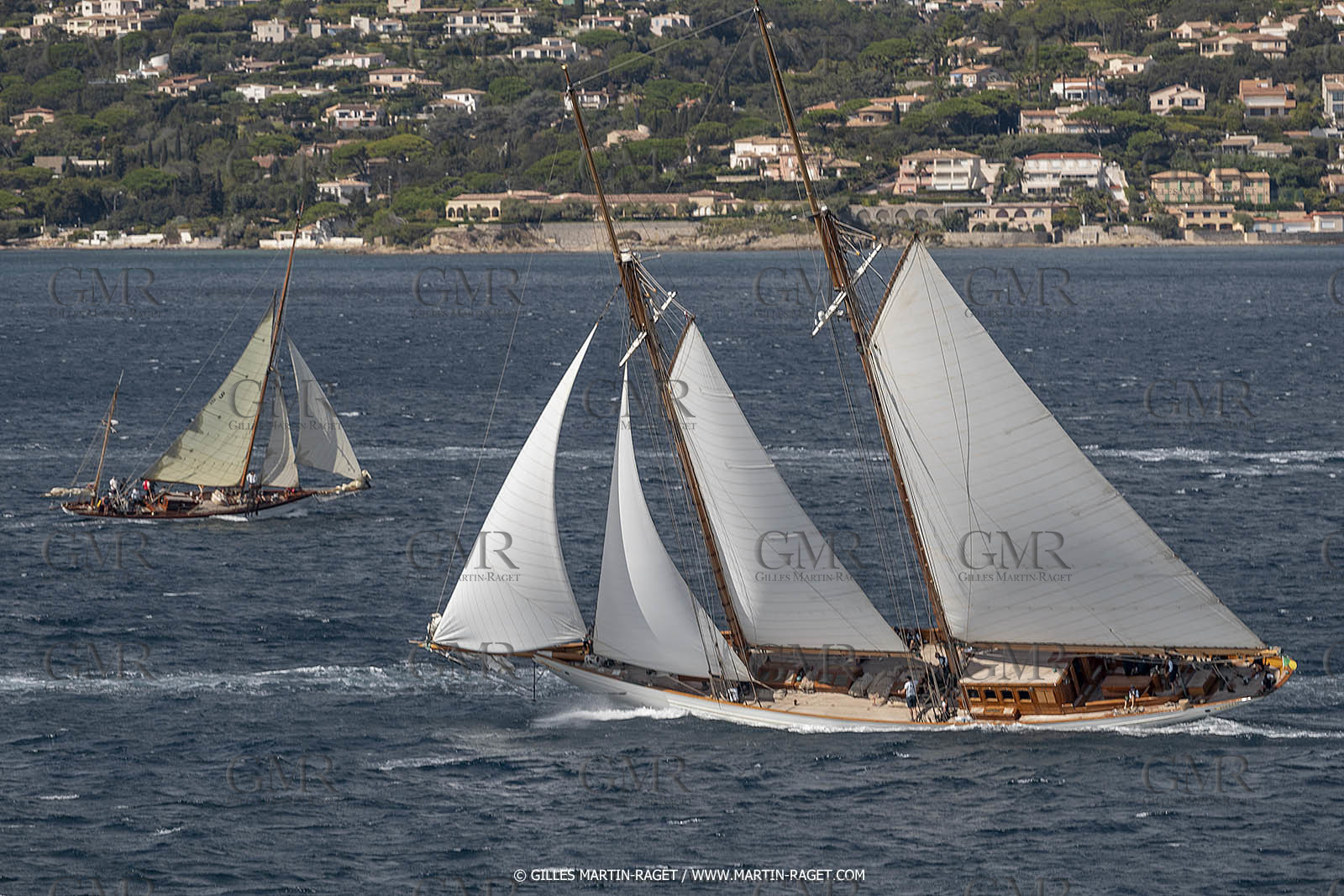 28 09 2022? Saint-Tropez,(FRA,83), Les Voiles de Saint-Tropez 2022 Régate N° 2 poup les modernes, navigation libre pour les grandes goélettes