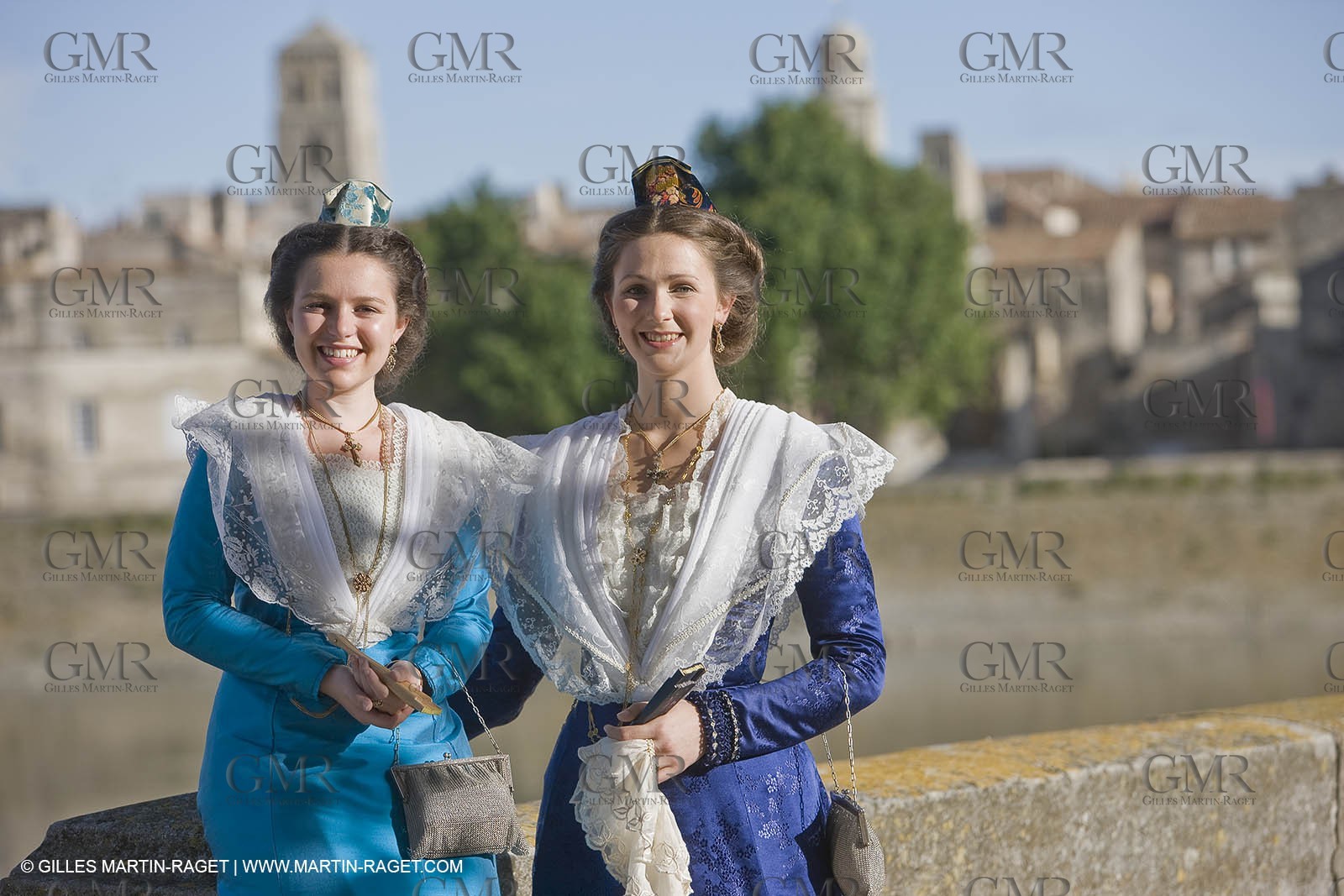 17 juin 2008 - Arles (Fra,13) - two queen if Arles, Caroline Serre et Nathalie Chay