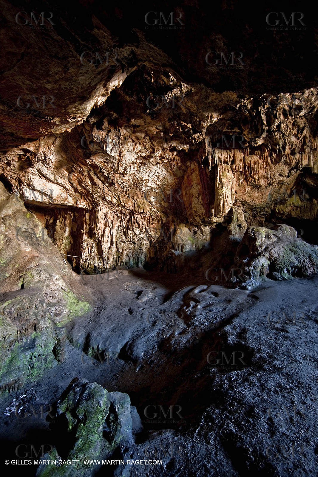 18 04 2009 - Marseille (FRA, 13) - Les Calanques - St Michel d'eau douce cave