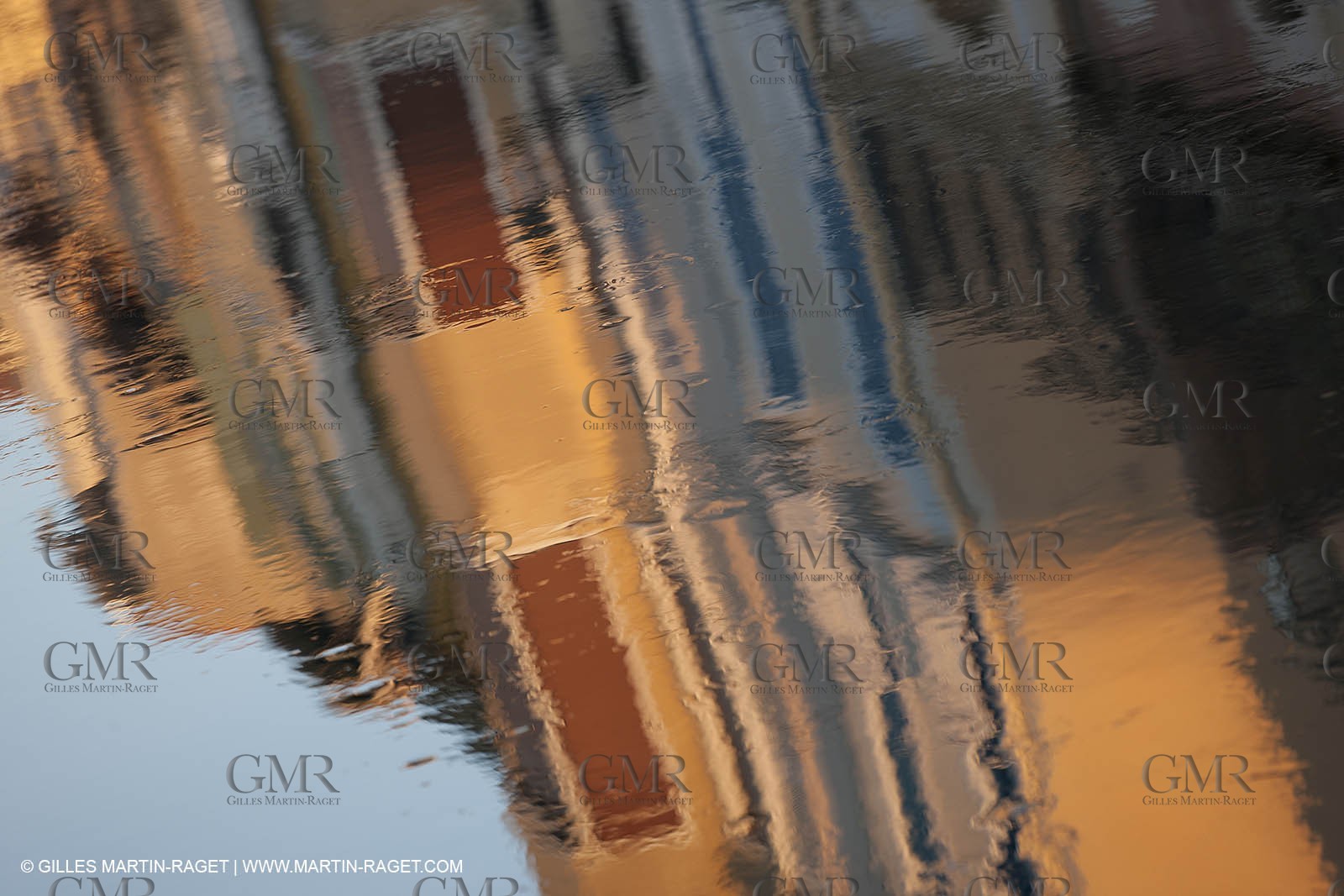 14 03 2012 - Martigues (FRA,13) - neighborhood Le Miroir (the mirror)