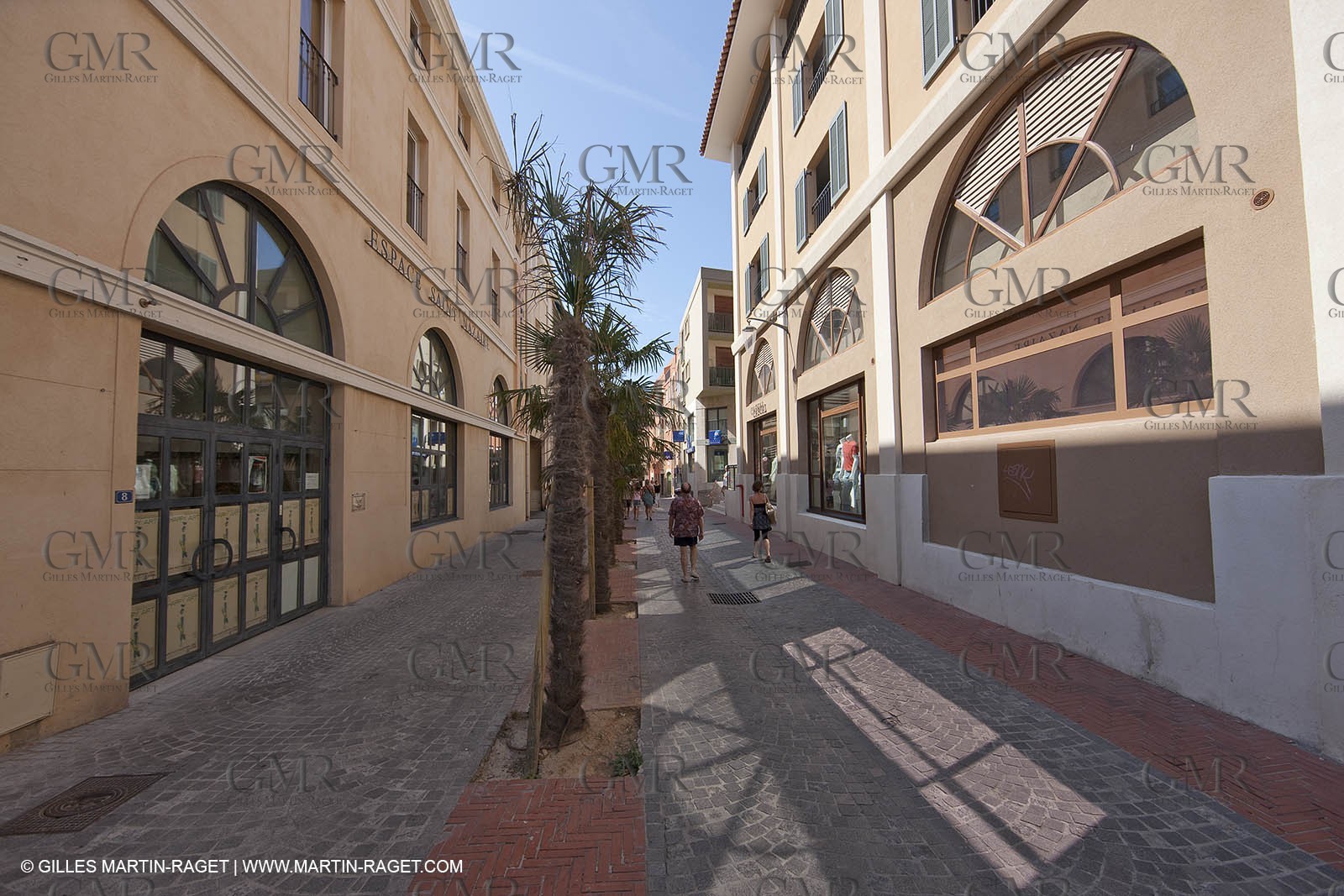 28 07 2009 - Sanary sur mer (FRA,83) - Arnaldi parking - Saint Nazaire area