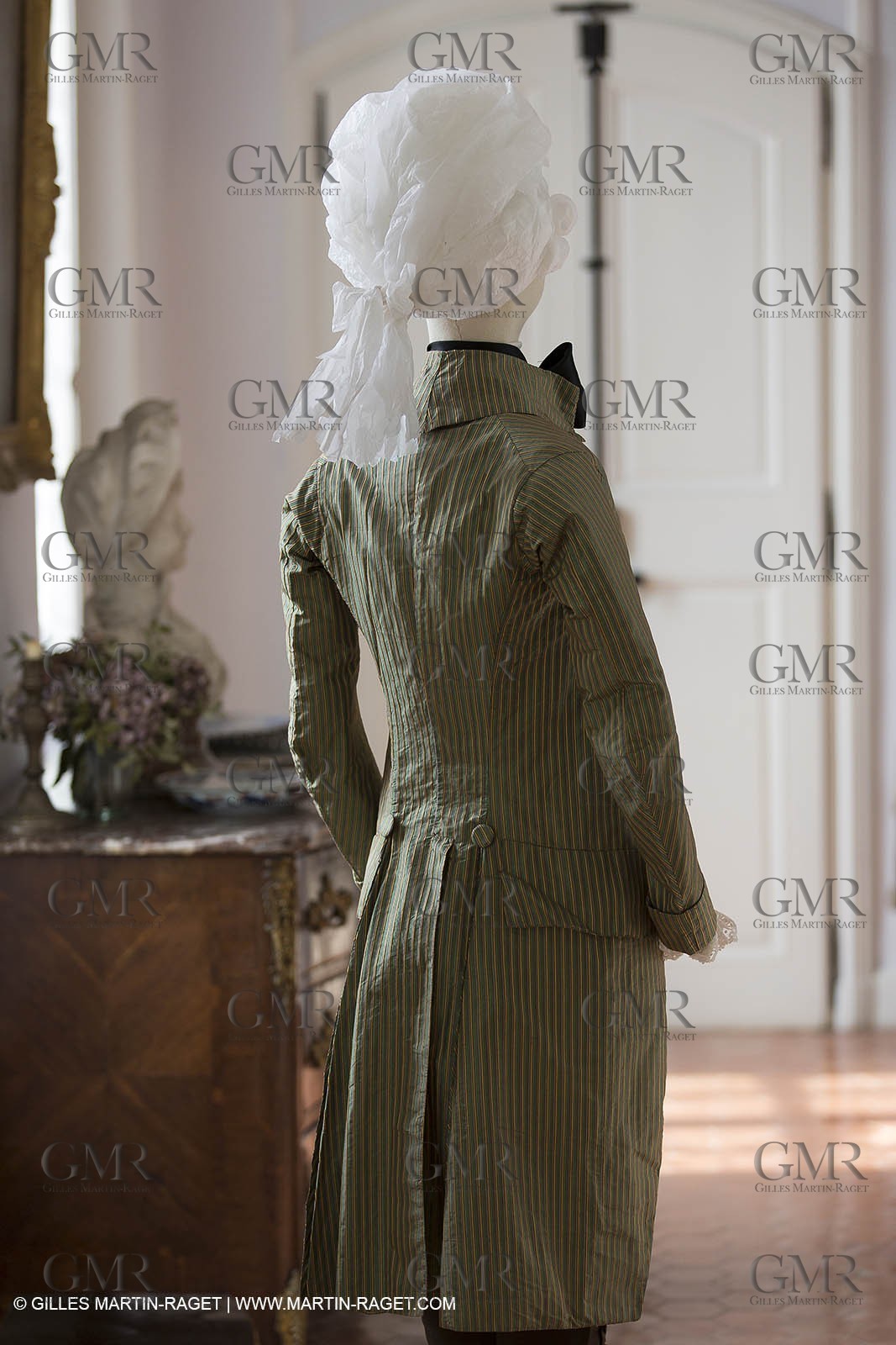 31 10 2013 - Ansouis (FRA,84) - Ansouis castle - Costumes of the exhibit Men costumes