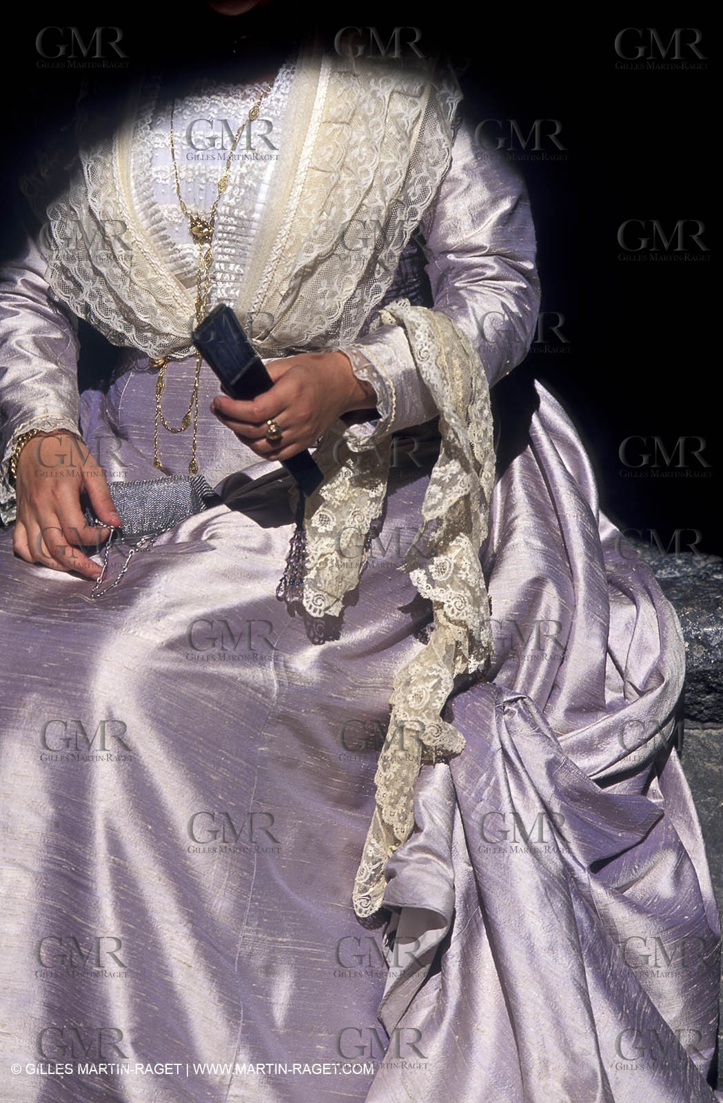 Women of Arles in traditional costume