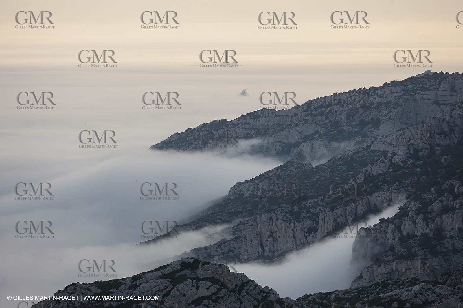 18 07 2012 -Marseille (FRA ) - The Calanques - Unusual foggy conditions