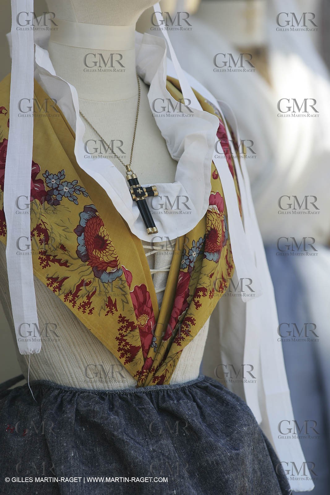 May 2004 - La Tour d'Aigues (FRA, 84) - Old costumes for women of the South exhibition