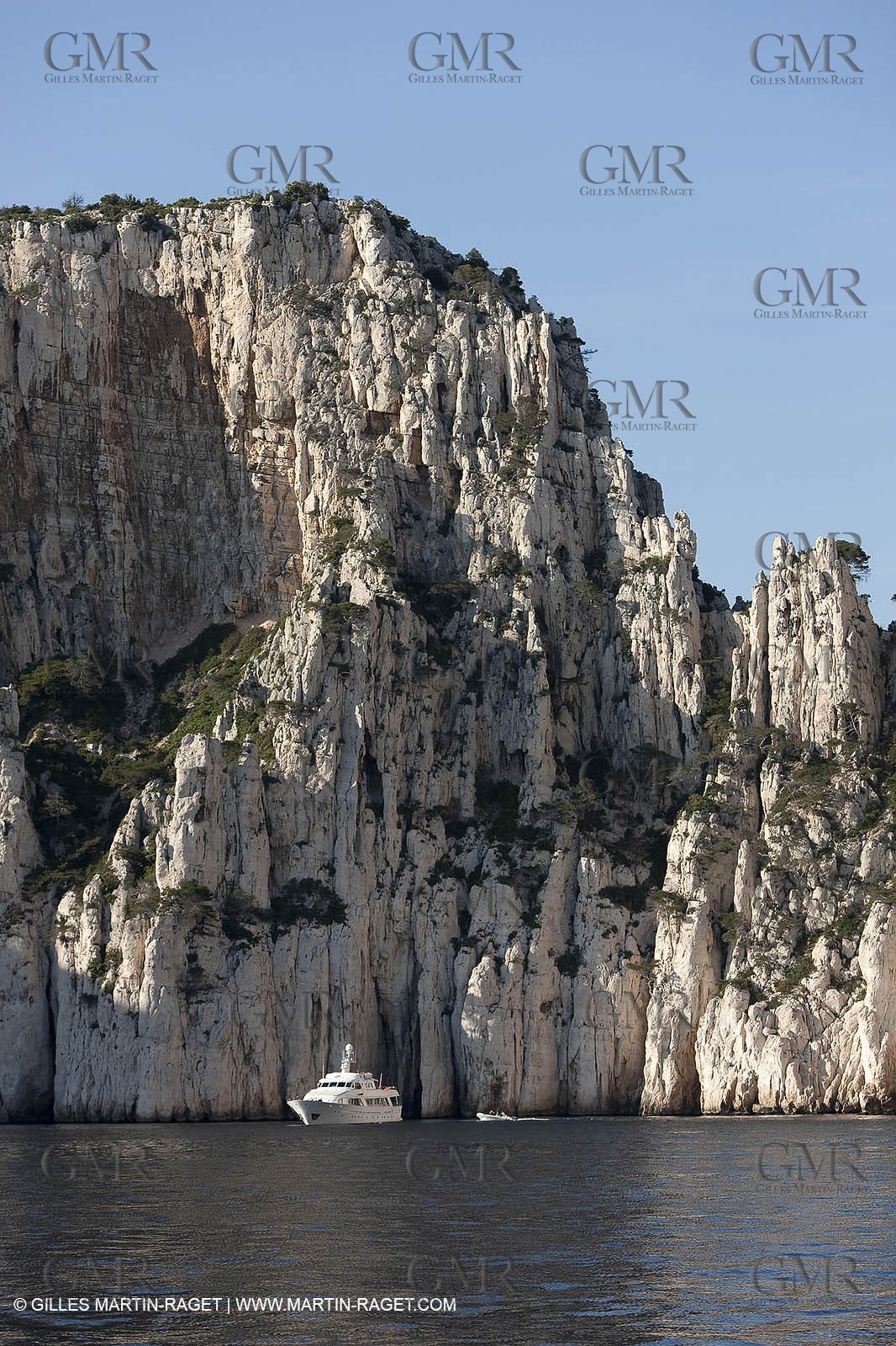 06 05 2009 - Marseille (FRA, 13) - Les Calanques - Au pied des falaises de Castelviel