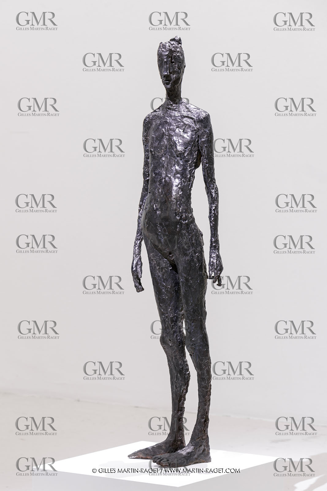 02 05 2023, Paris (FRA), oeuvre de Germaine Richier, Exposition Centre Pompidou 2023,  La Feuille 1948, Bronze patiné foncé, Epreuve d'exposition, Fondeur : Susse, Paris, 142,5 x 37 x 26,5 cm, Collection particulière