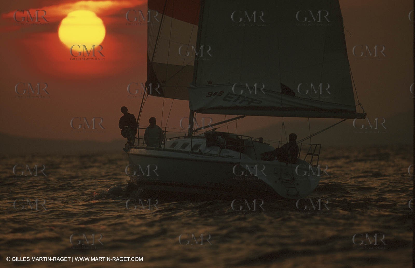 Crusing monohull sailing