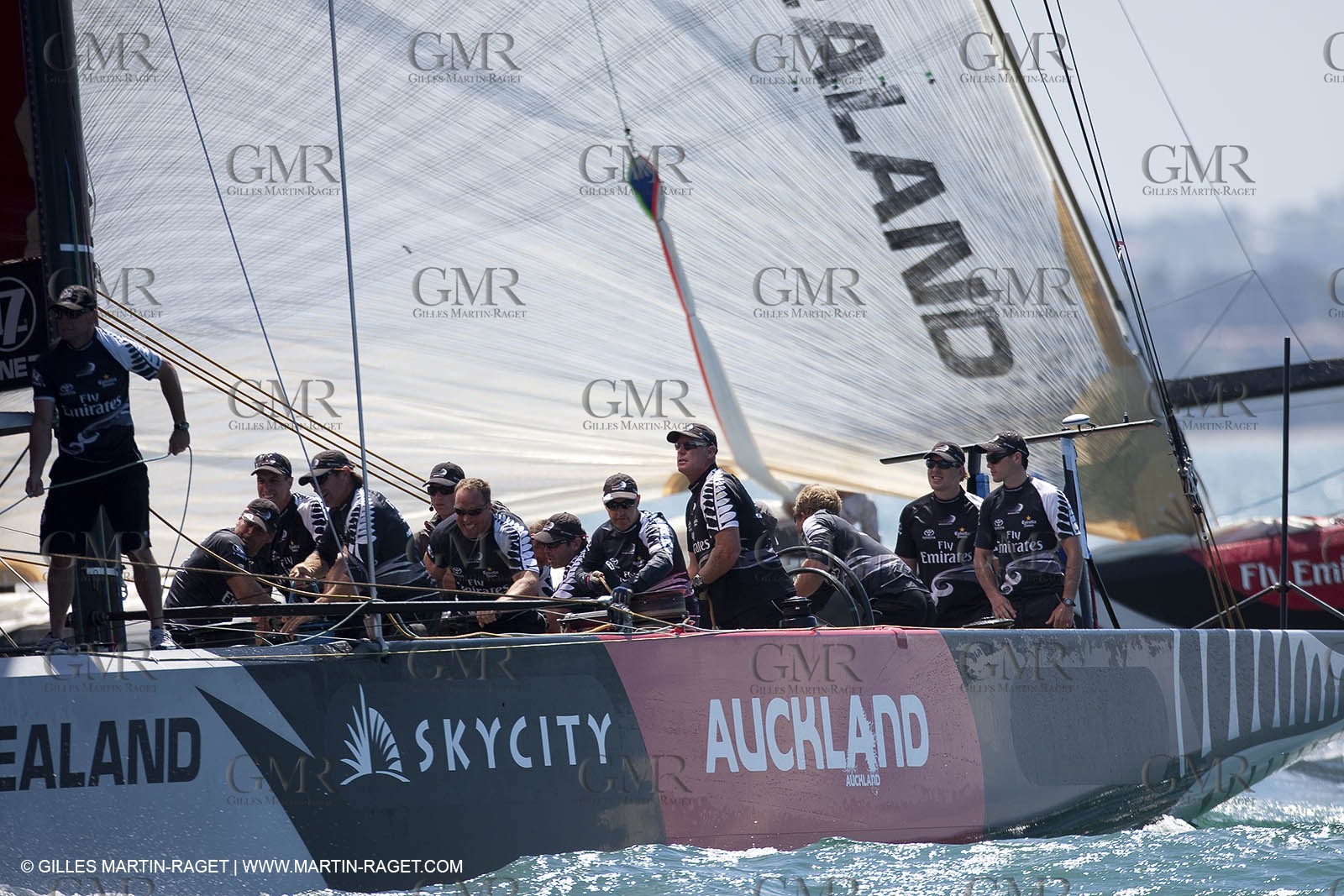 23 01 2009 - Auckland (NZL) -  Louis Vuitton Pacific Series - BMW ORACLE Racing-Tuning up onboard Emirates Team New Zealand yacht