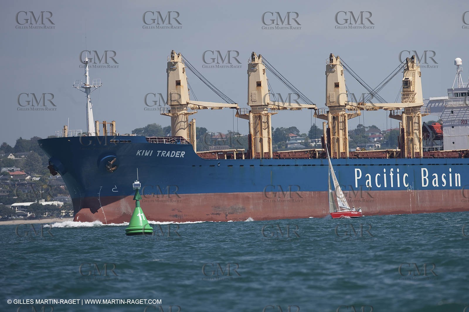 23 01 2009 - Auckland (NZL) -  Louis Vuitton Pacific Series - BMW ORACLE Racing-Tuning up onboard Emirates Team New Zealand yacht