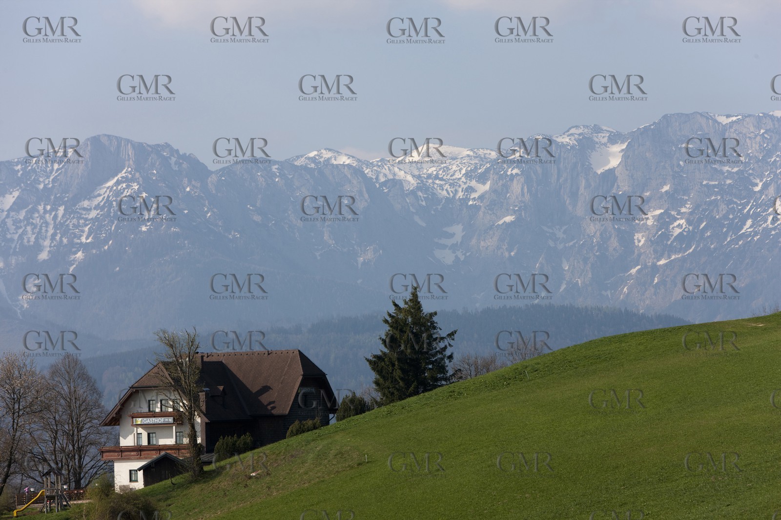 27 04 2010 - Gmunden (Lake Traunsee, Austria) - RC44 World Championship 2010 - BMW ORACLE Racing - Training