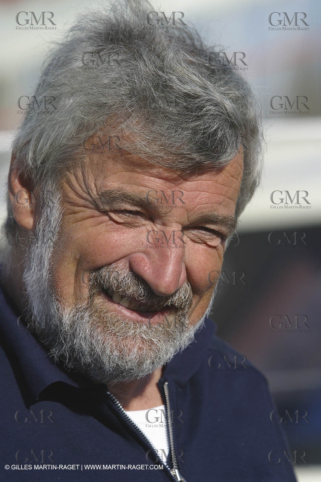 Round the world record wrong way - Adrien - Jean-Luc Van de Heede - Les Sables d'Olonne Start