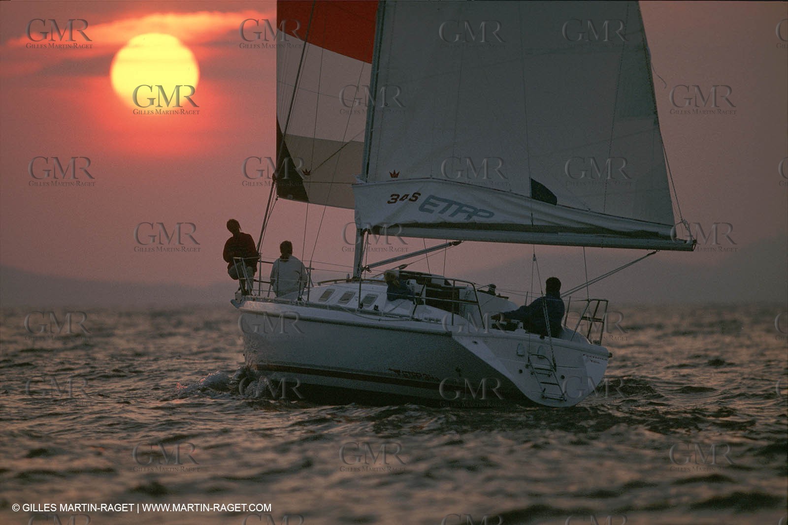 Crusing monohull sailing