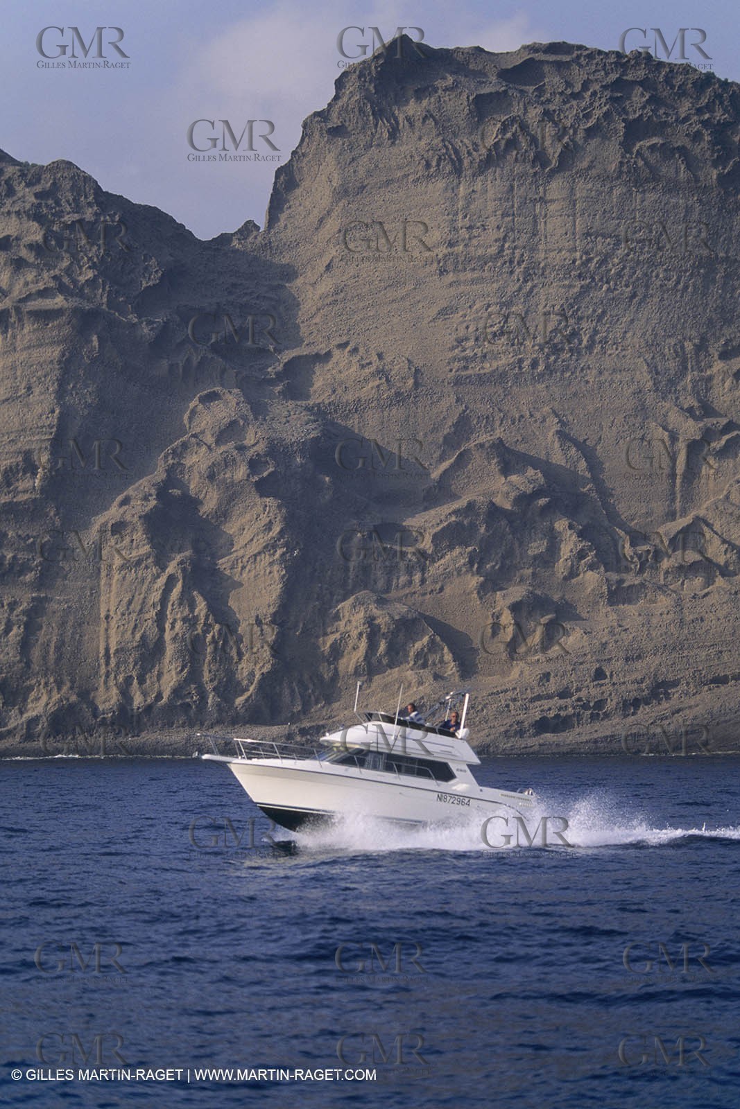 Powerboats, cruising