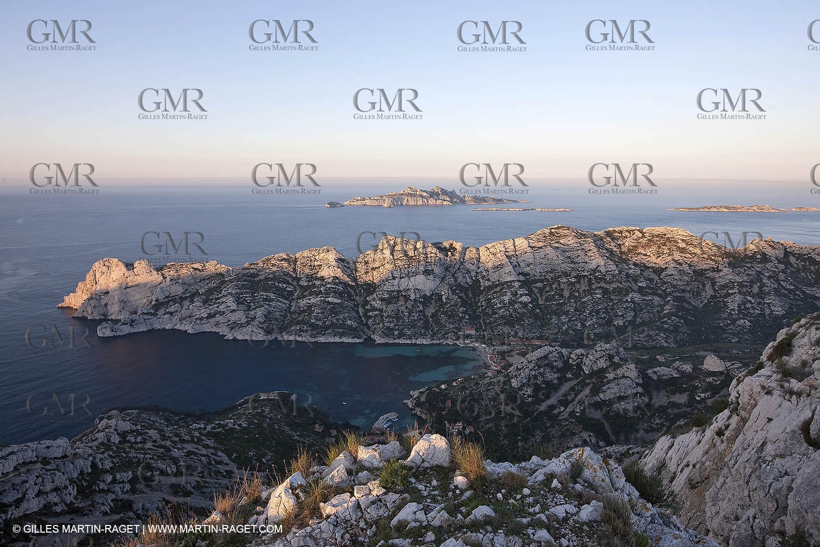 04 04 2009 - Marseille (FRA, 13) - Les Calanques - Marseille as seen from the top of the Baou Rond